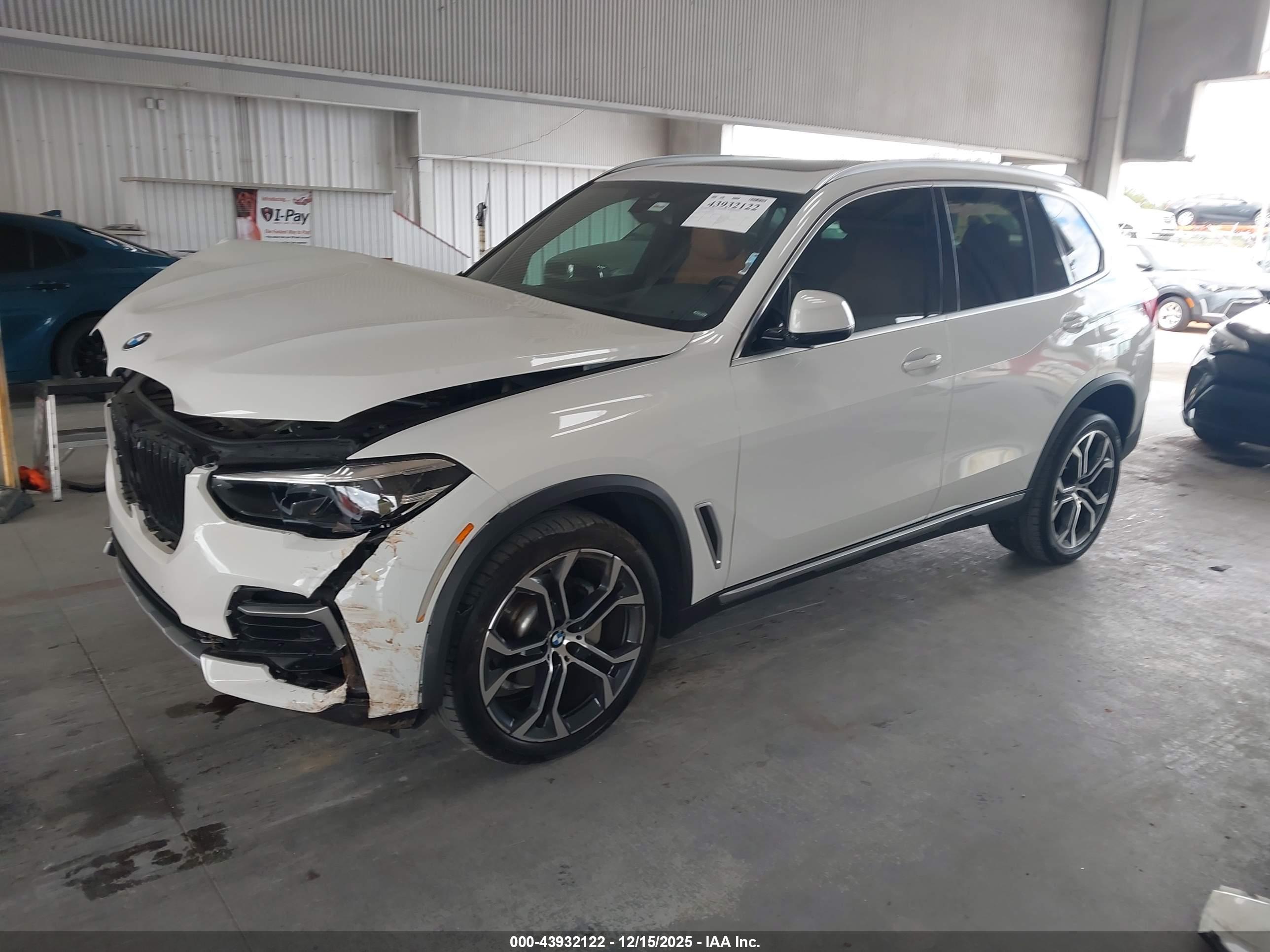 BMW X5 image 2