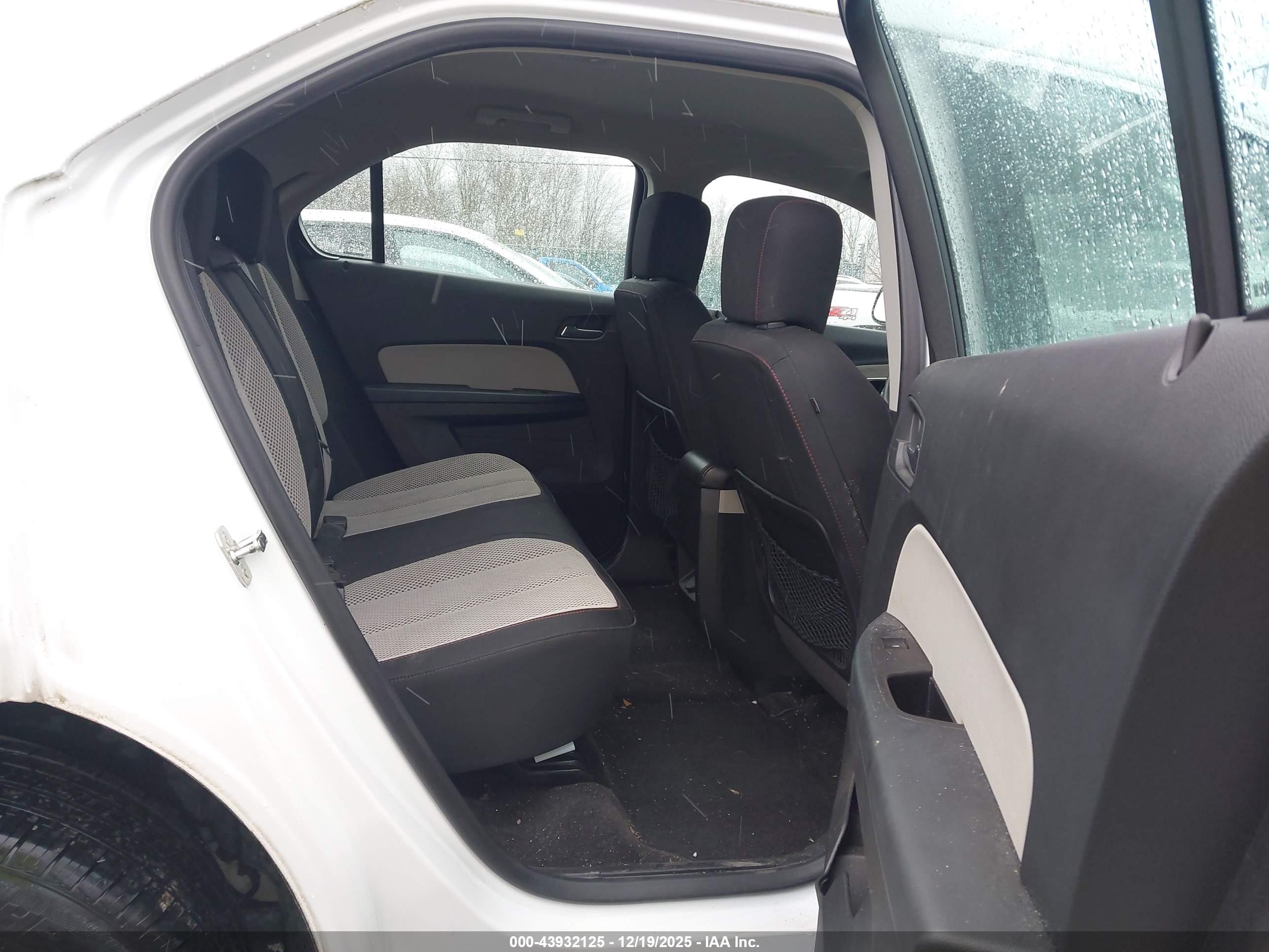 CHEVROLET EQUINOX image 8