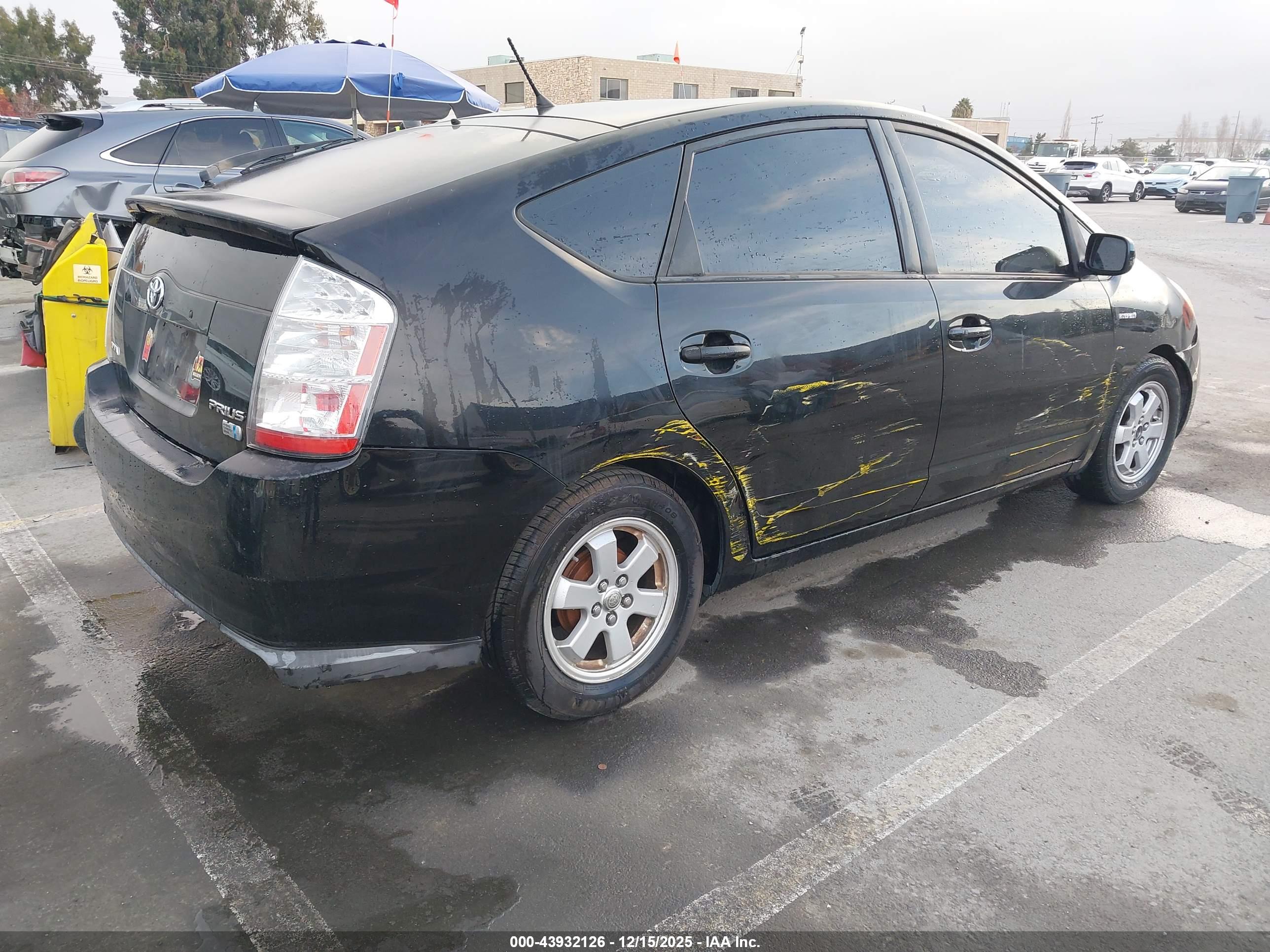 TOYOTA PRIUS image 4