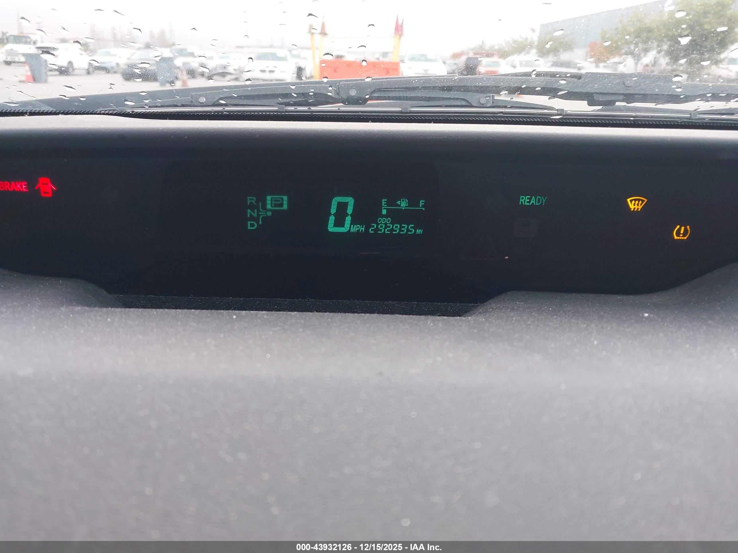TOYOTA PRIUS image 7