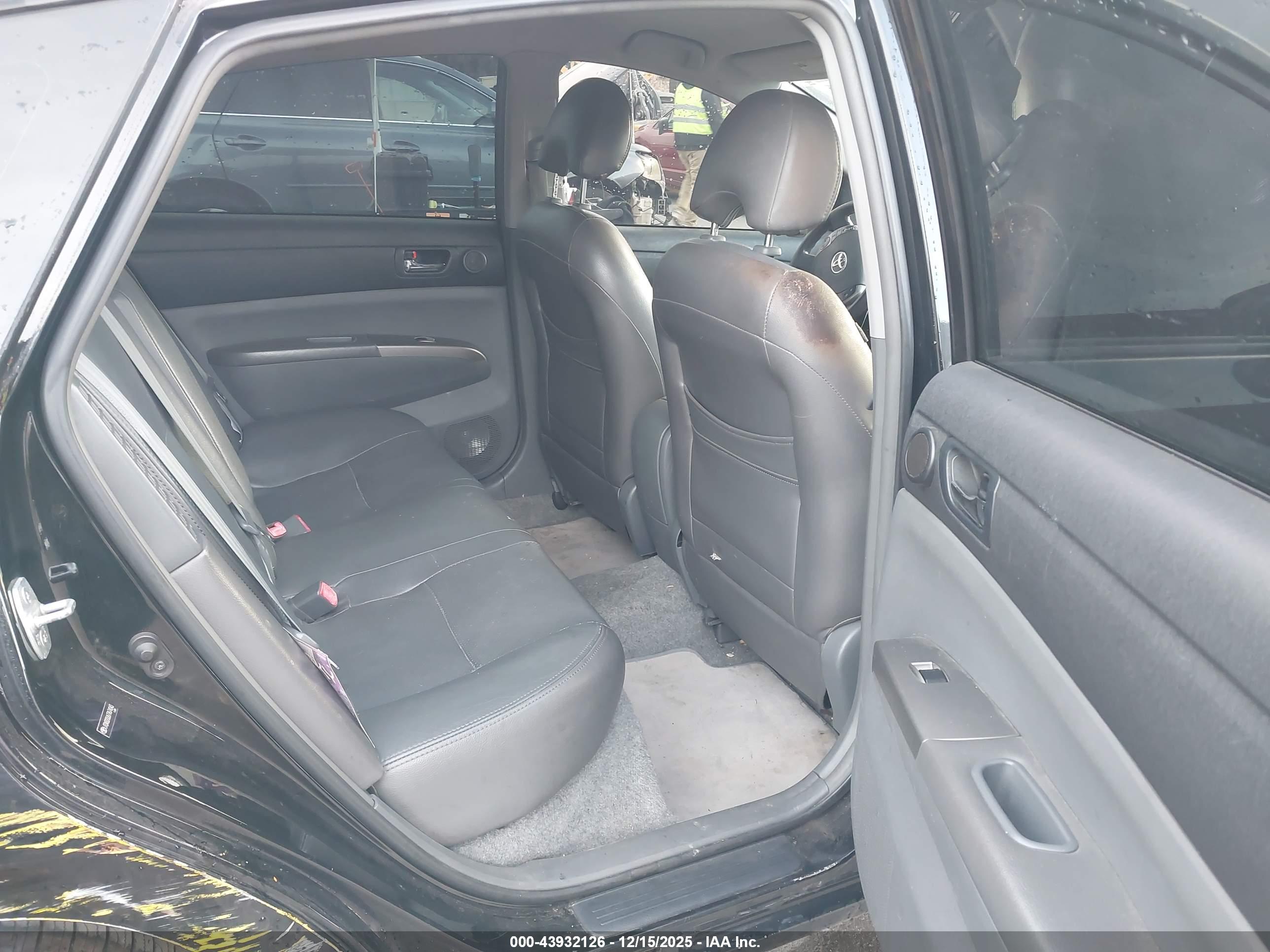 TOYOTA PRIUS image 8