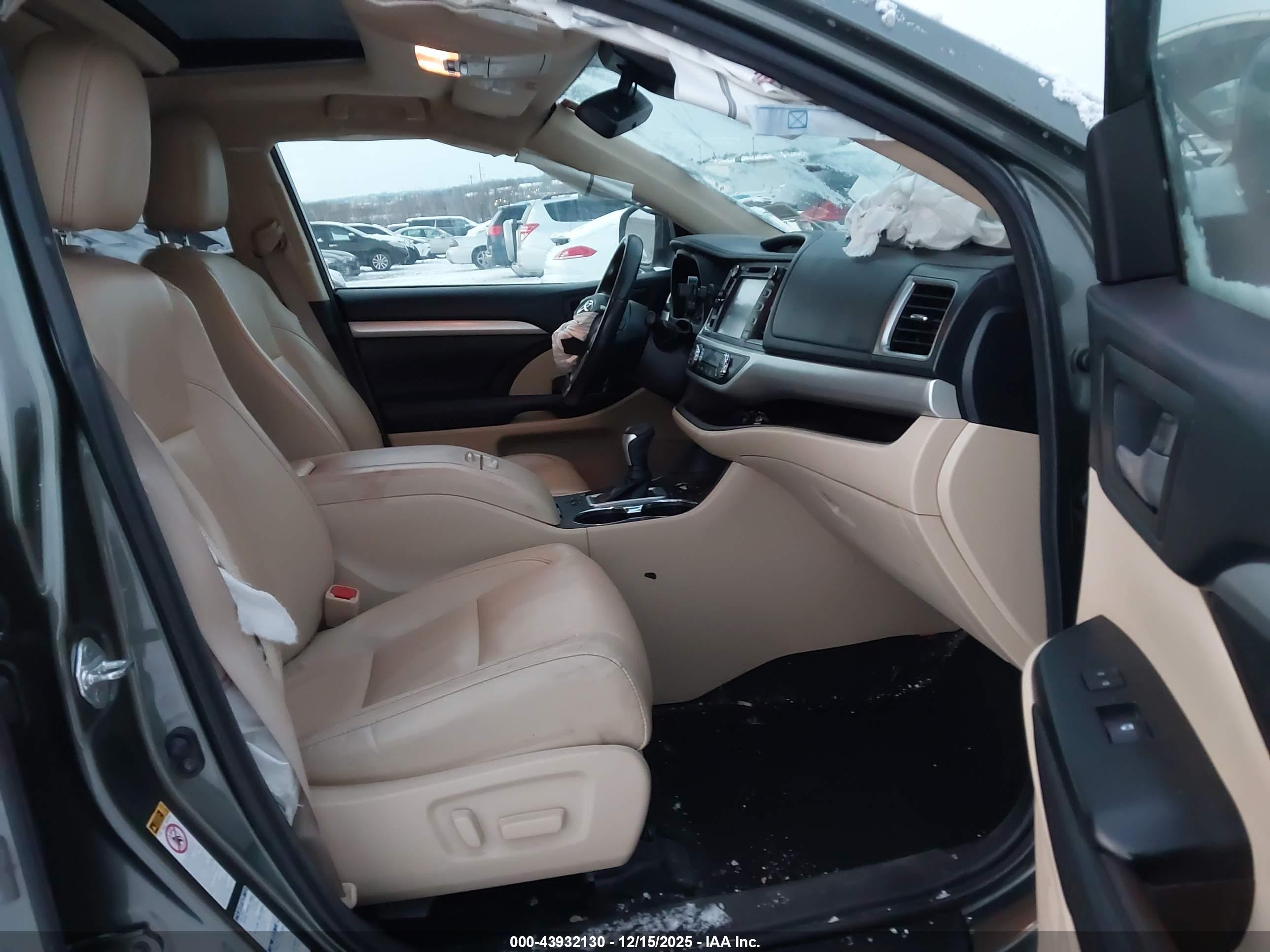 TOYOTA HIGHLANDER image 5