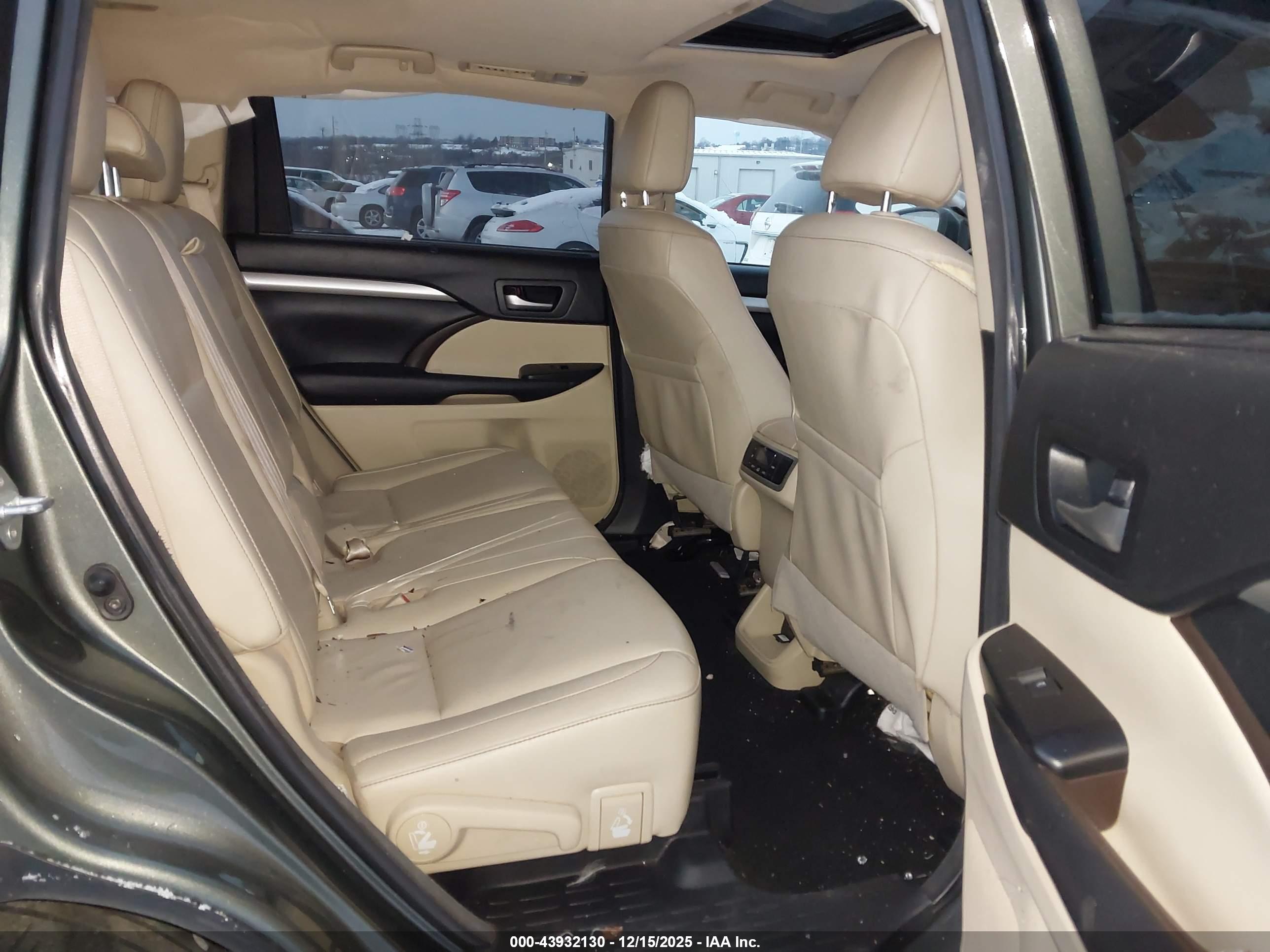 TOYOTA HIGHLANDER image 8