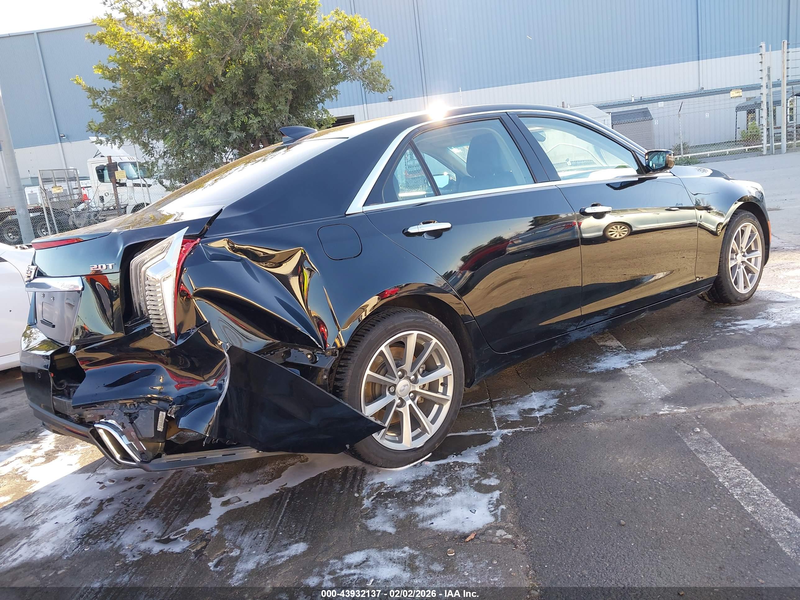 CADILLAC CTS image 4