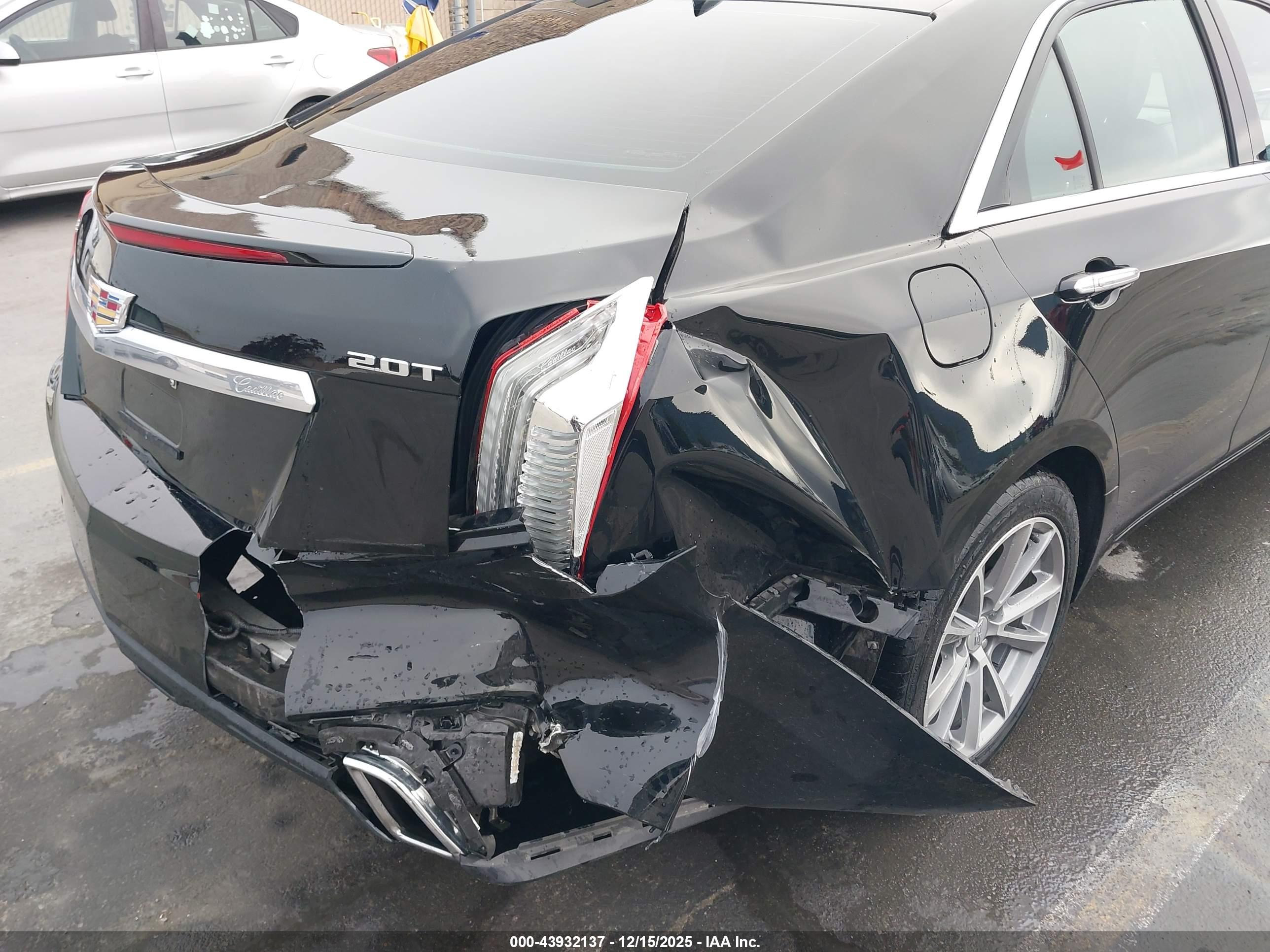 CADILLAC CTS image 6