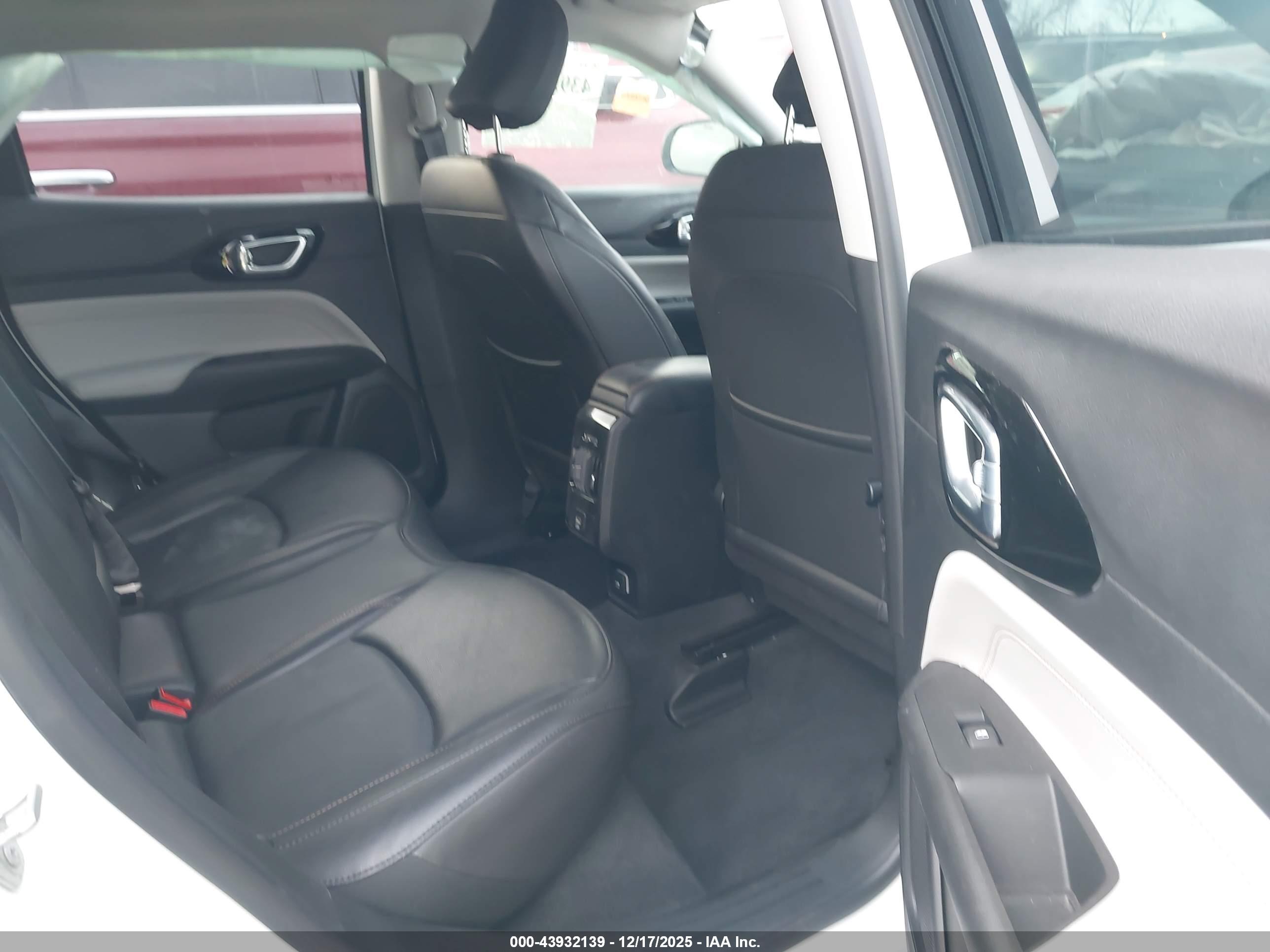 JEEP COMPASS image 8