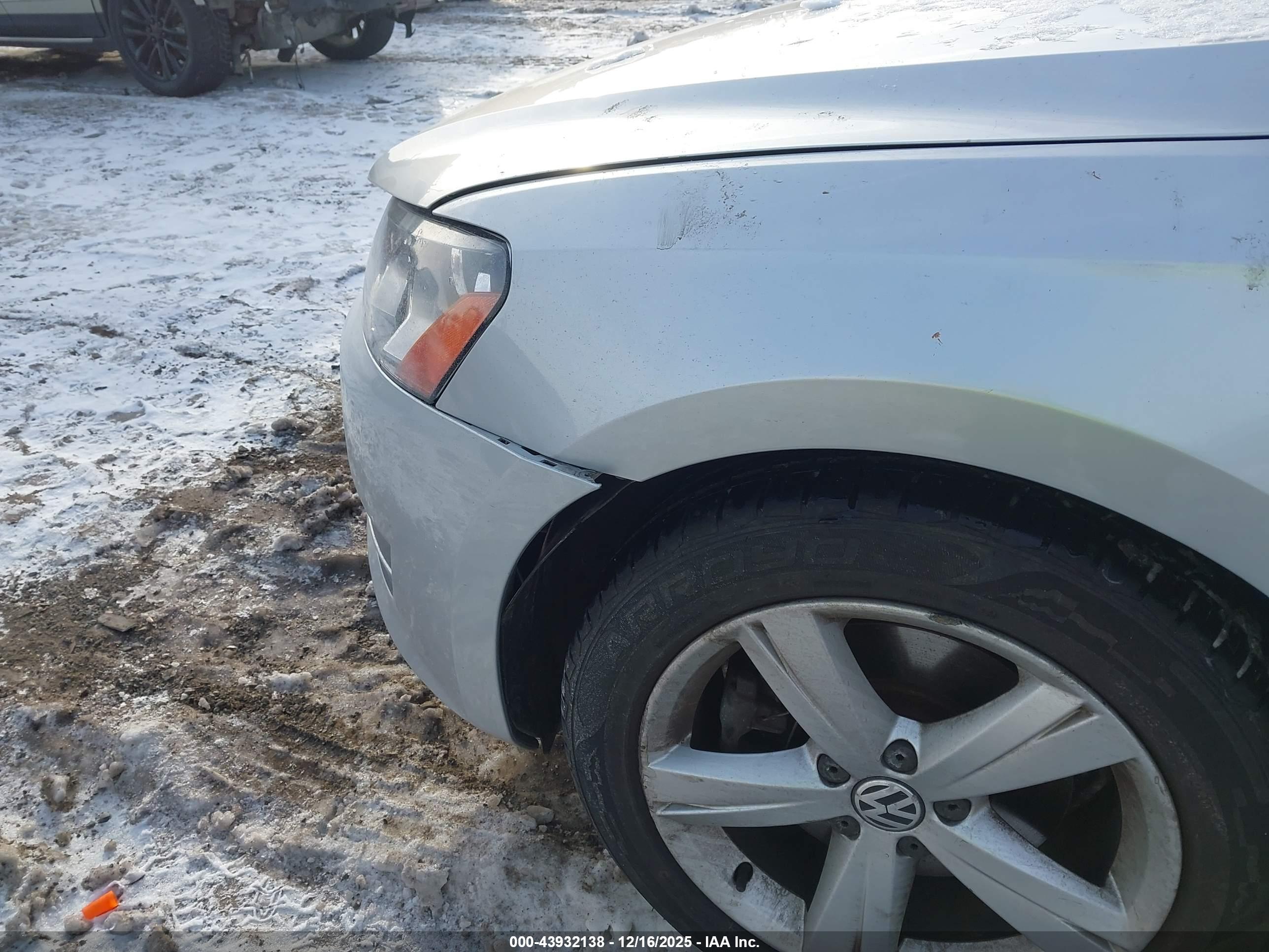 VOLKSWAGEN PASSAT image 6