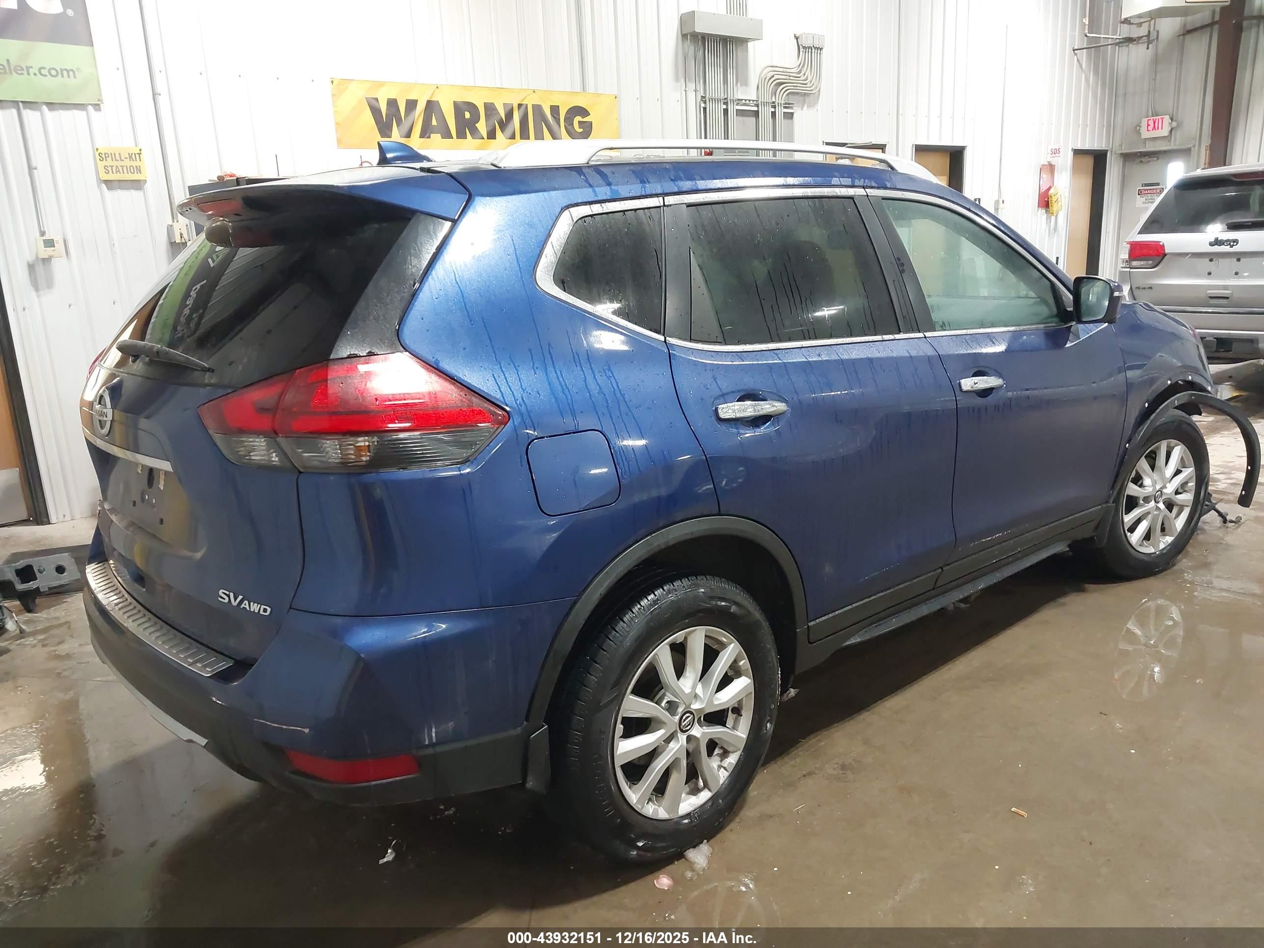 NISSAN ROGUE image 4