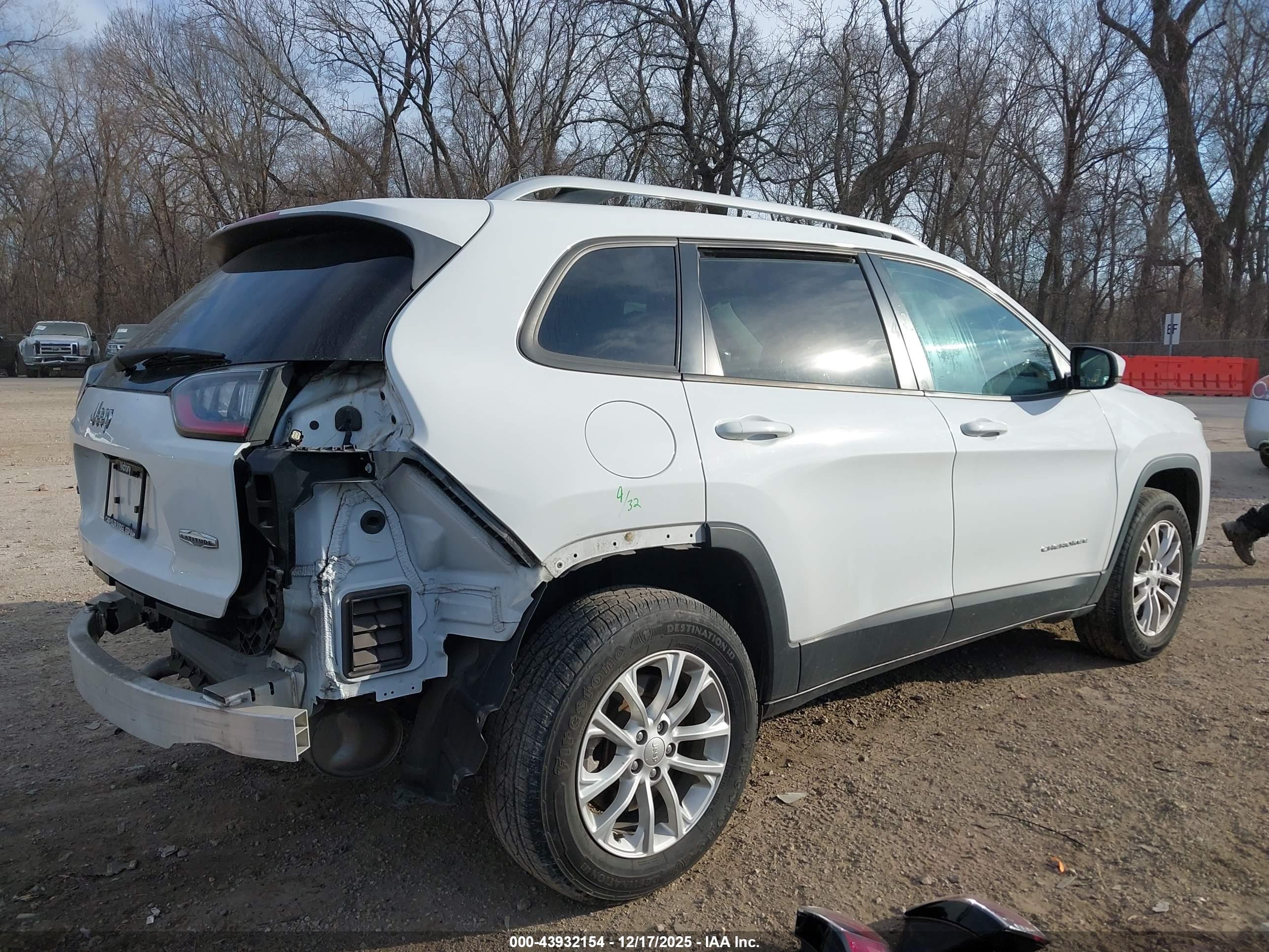 JEEP CHEROKEE image 4