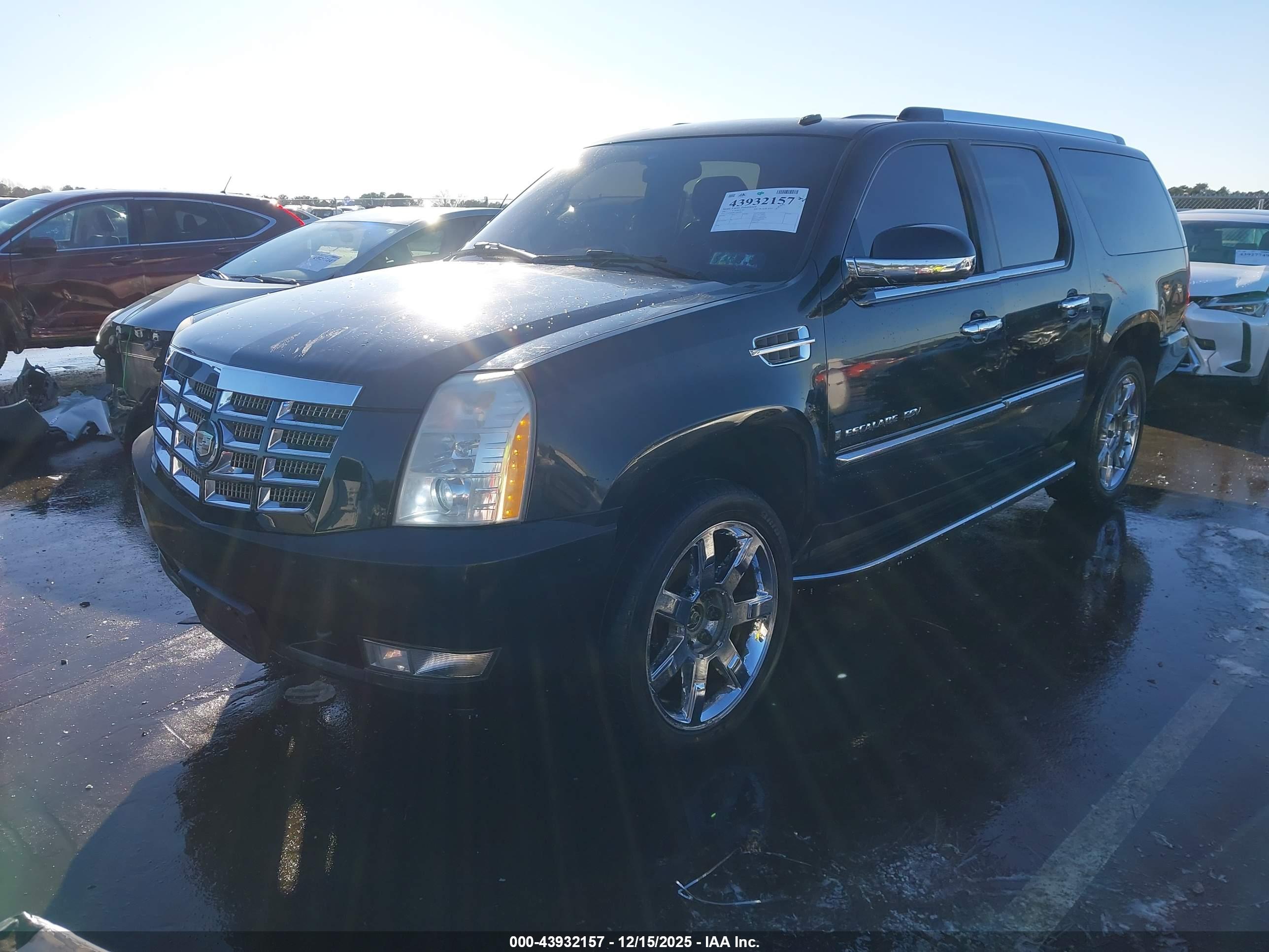 CADILLAC ESCALADE image 2