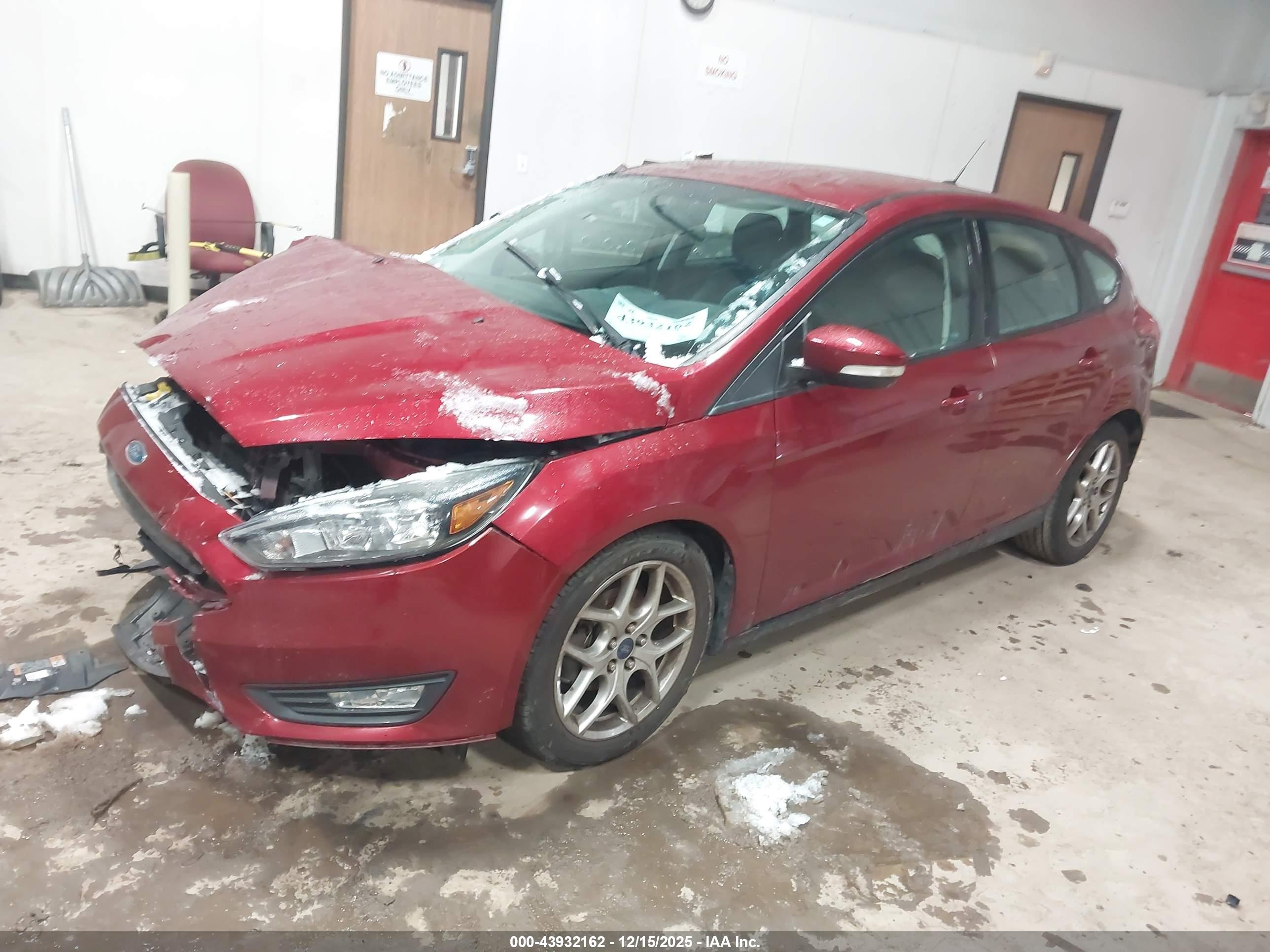 FORD FOCUS image 2
