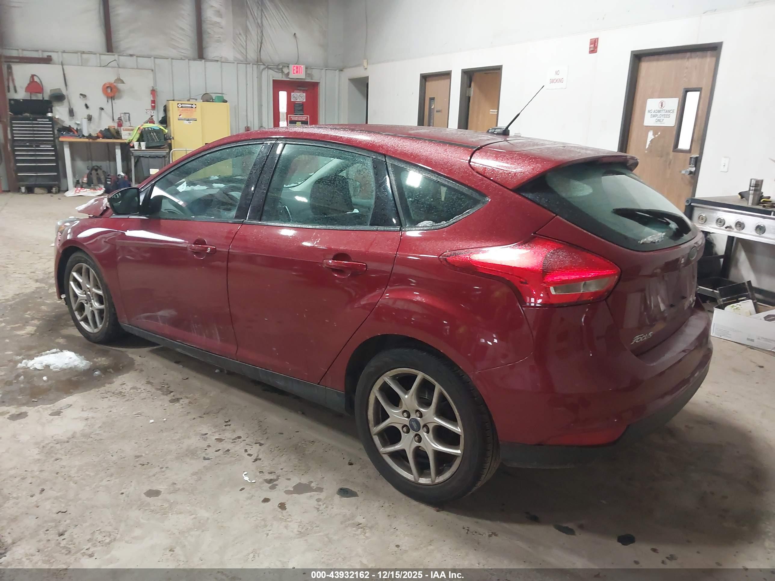 FORD FOCUS image 3