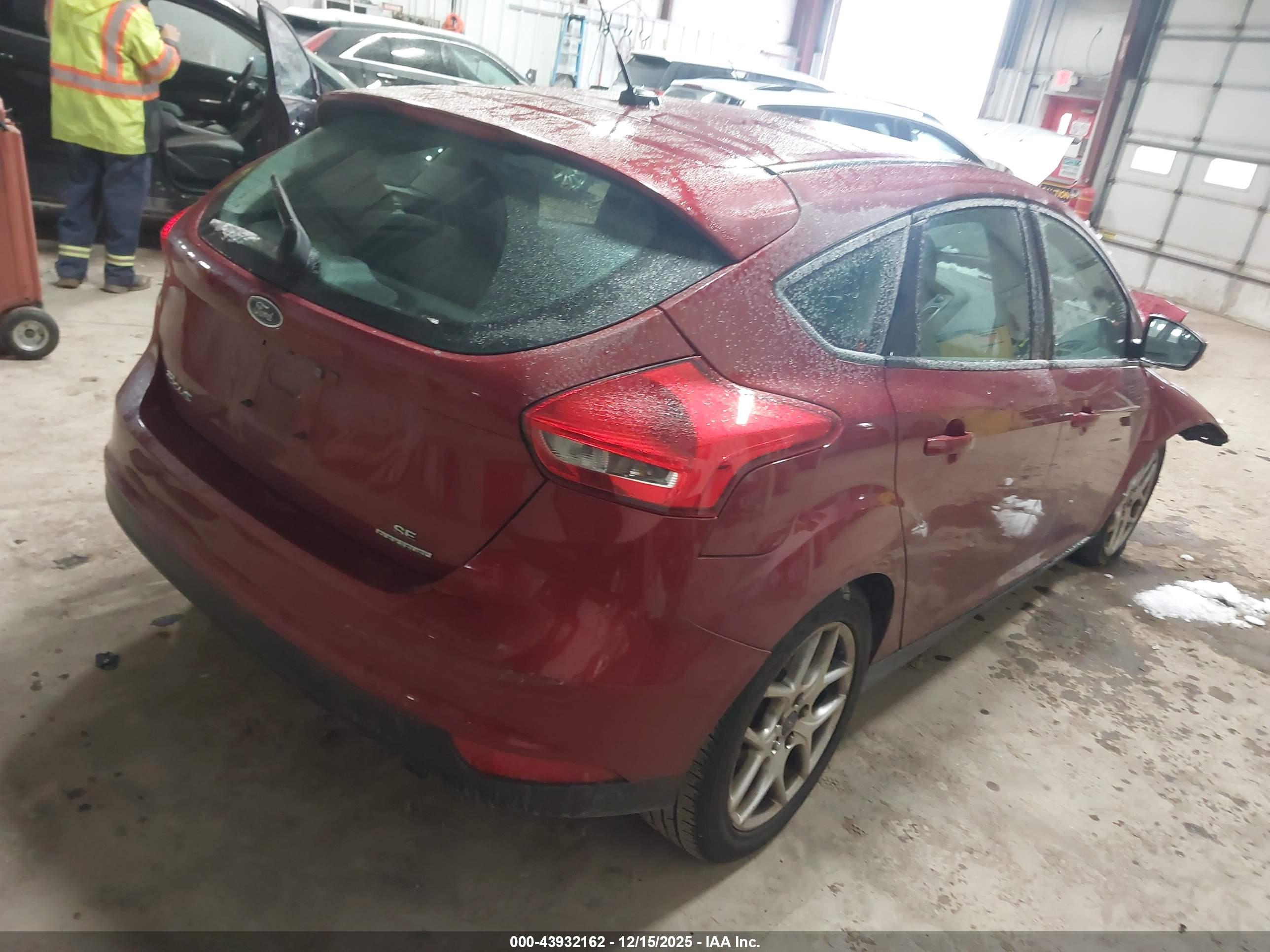 FORD FOCUS image 4