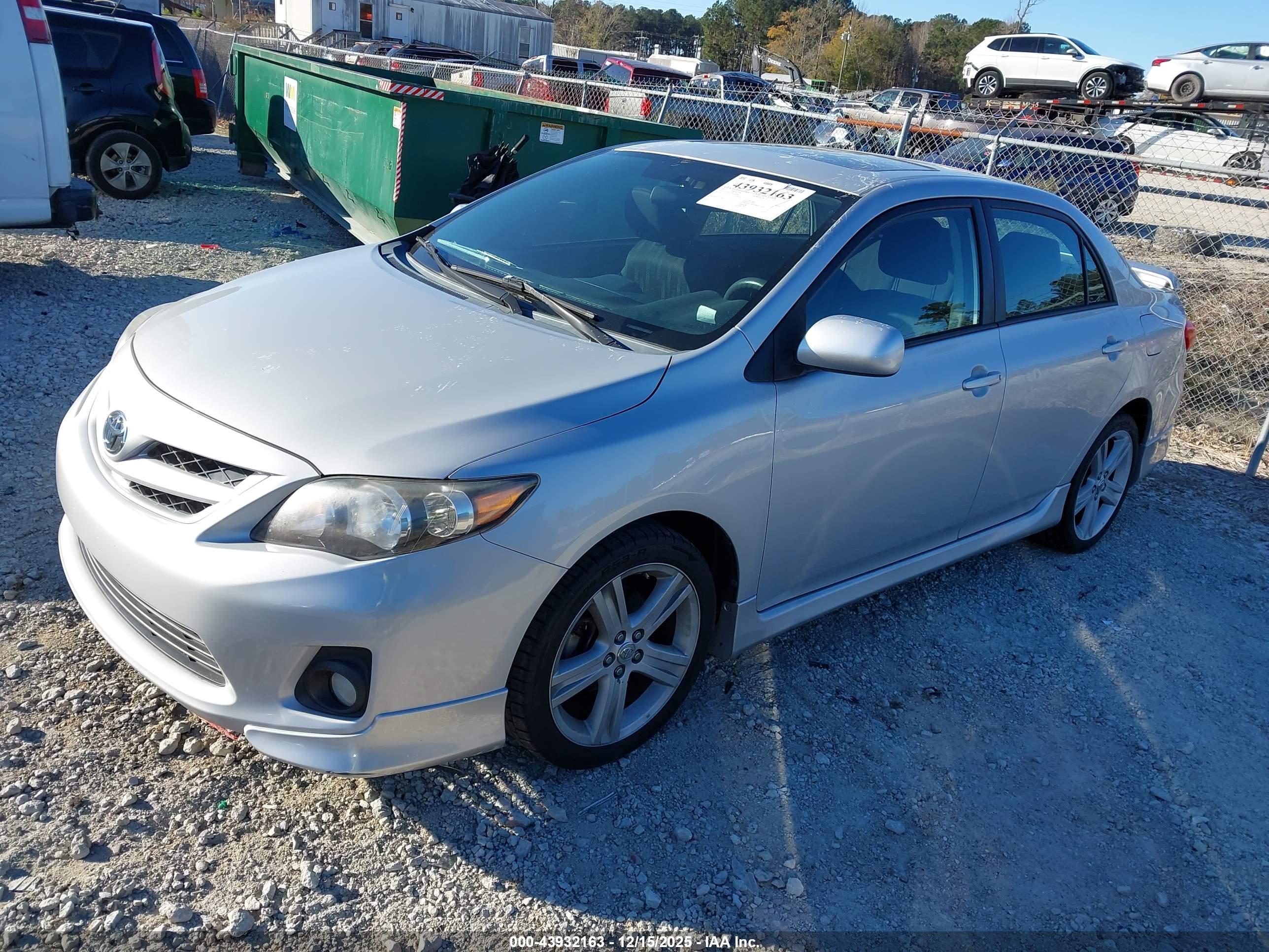 TOYOTA COROLLA image 2