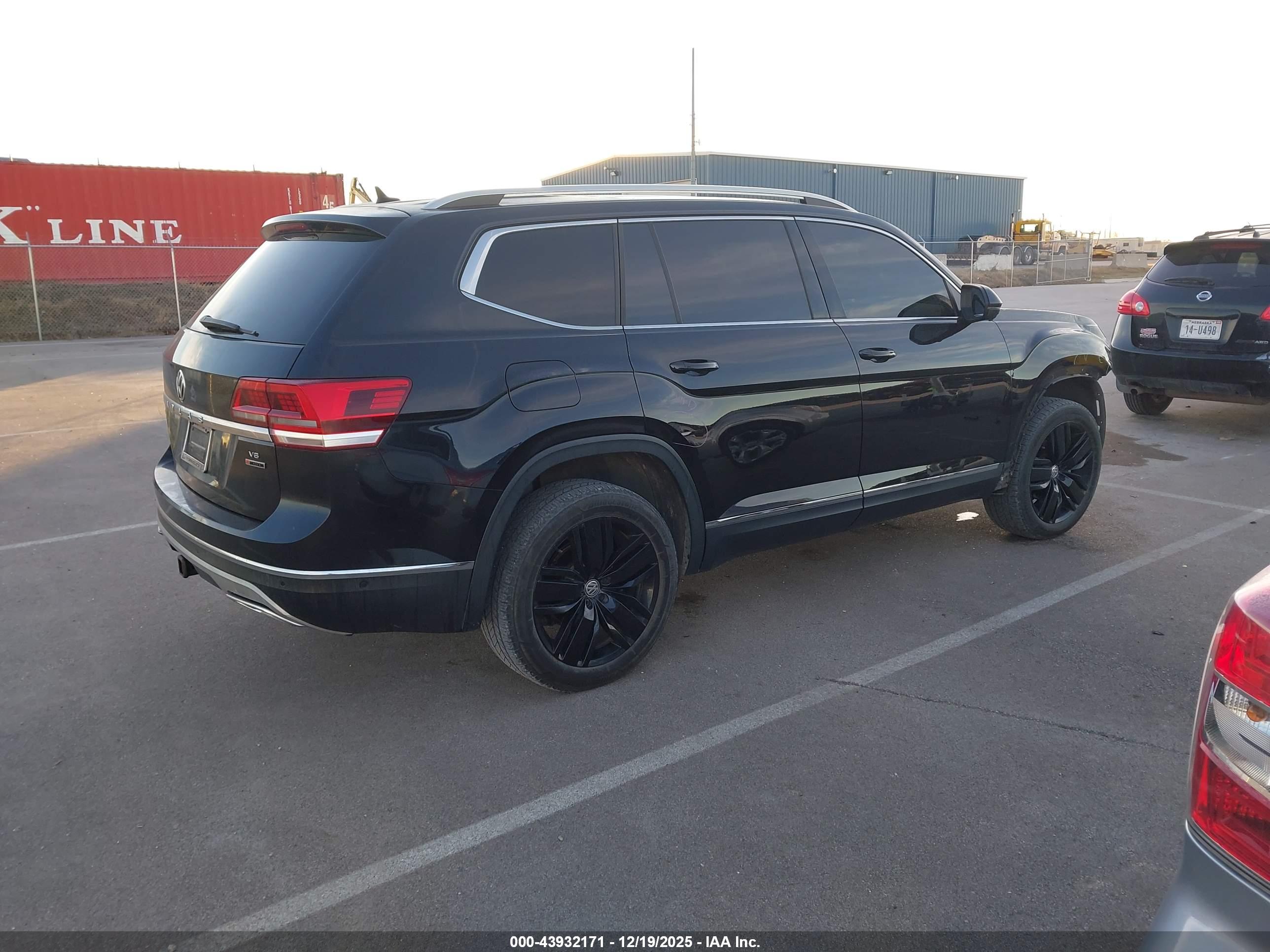 VOLKSWAGEN ATLAS image 4