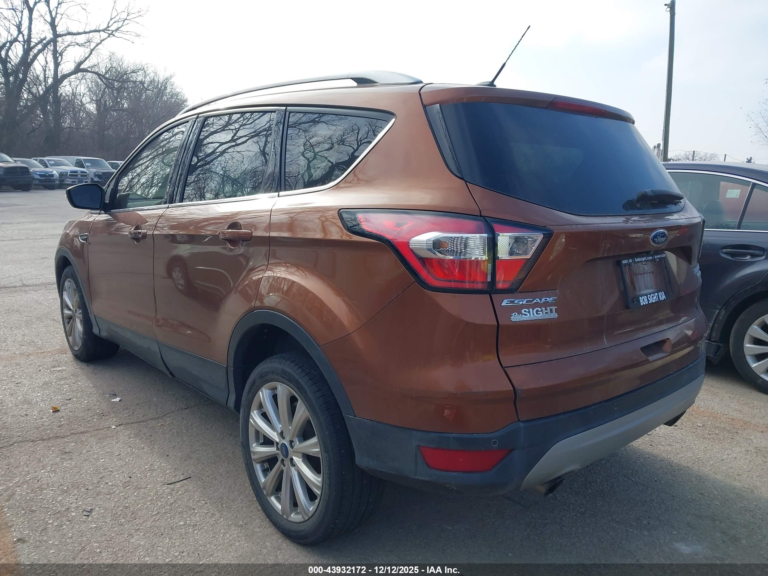 FORD ESCAPE image 3