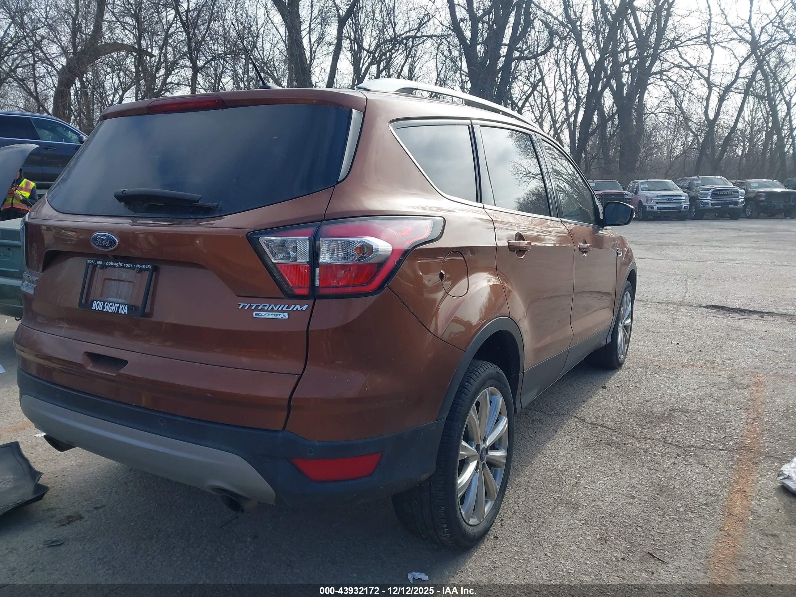 FORD ESCAPE image 4