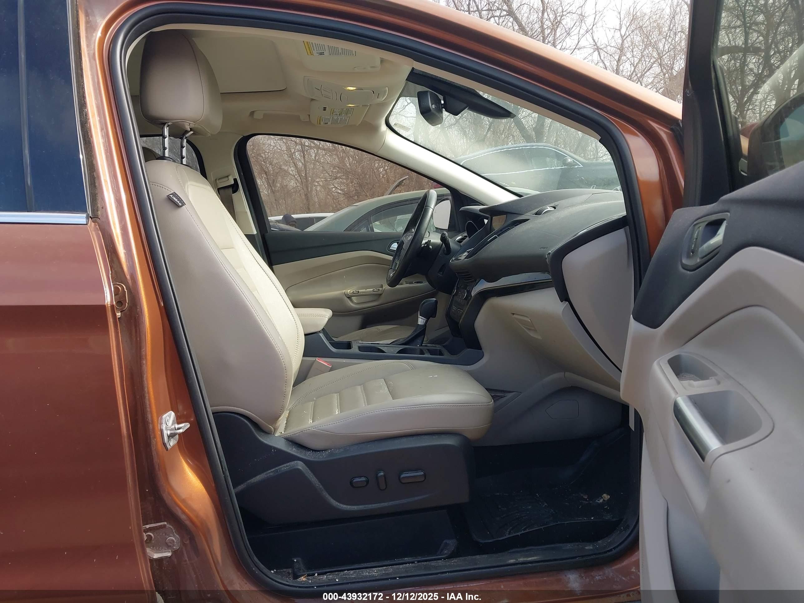 FORD ESCAPE image 5