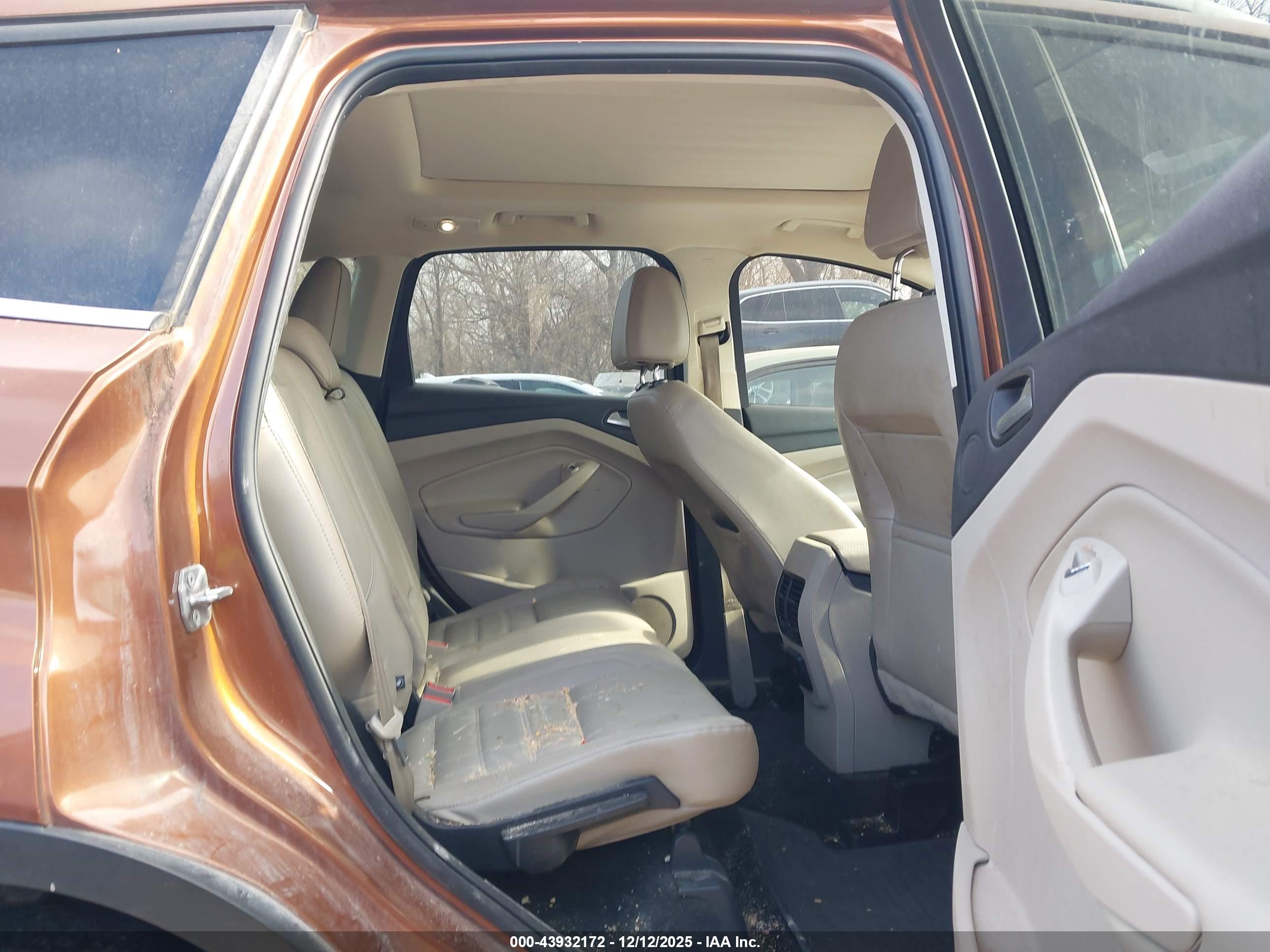FORD ESCAPE image 8