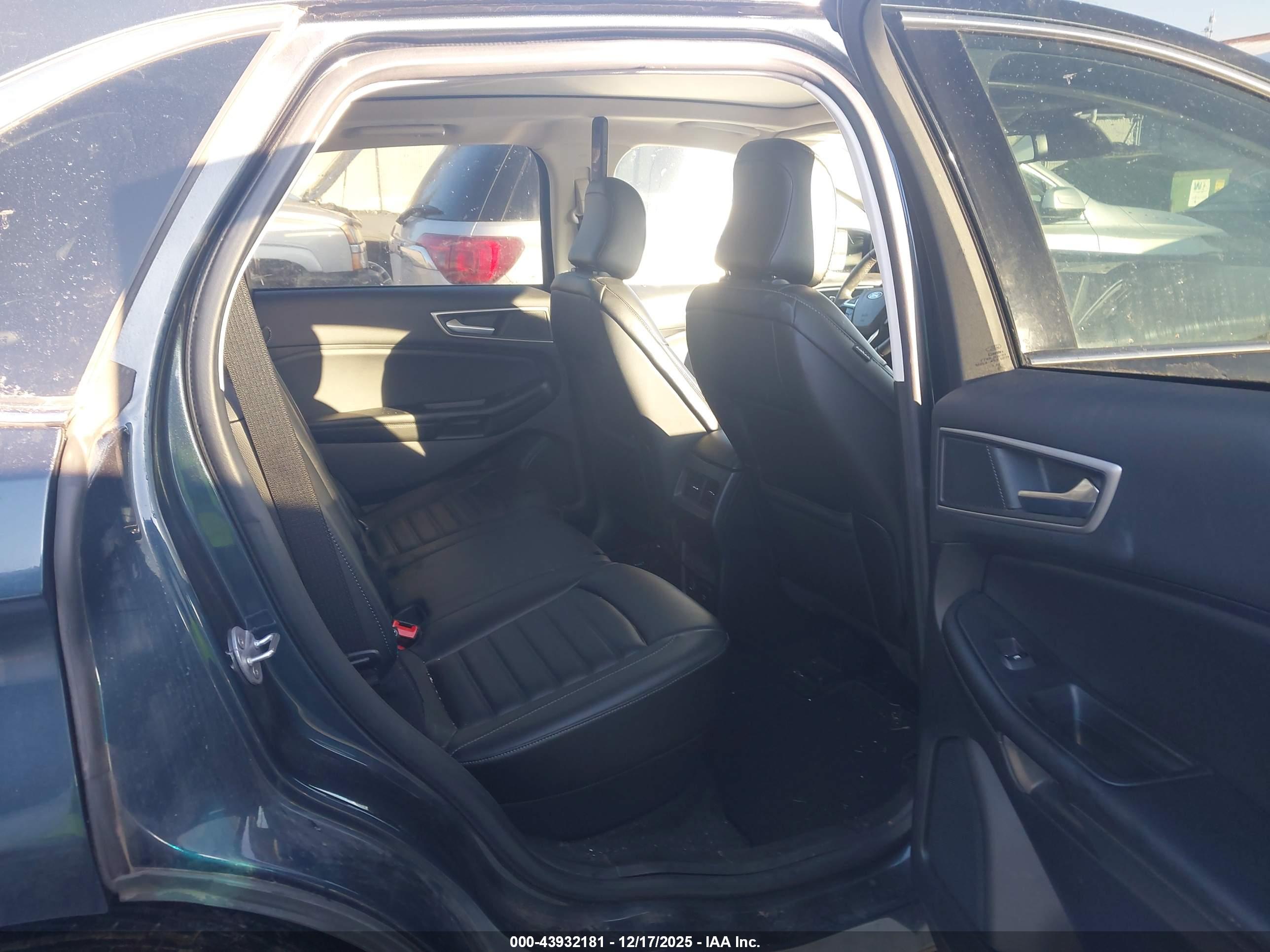 FORD EDGE image 8