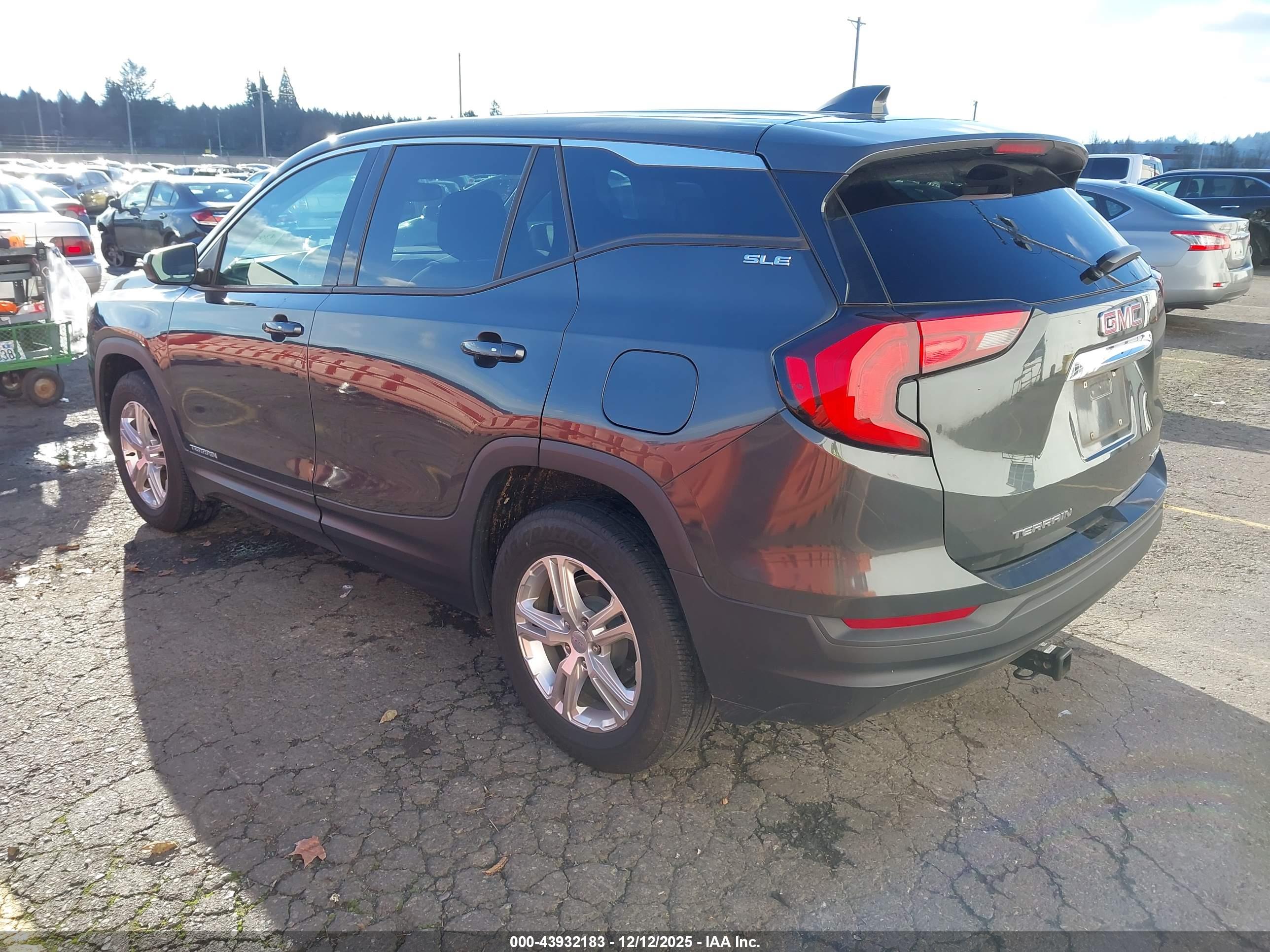 GMC TERRAIN image 3