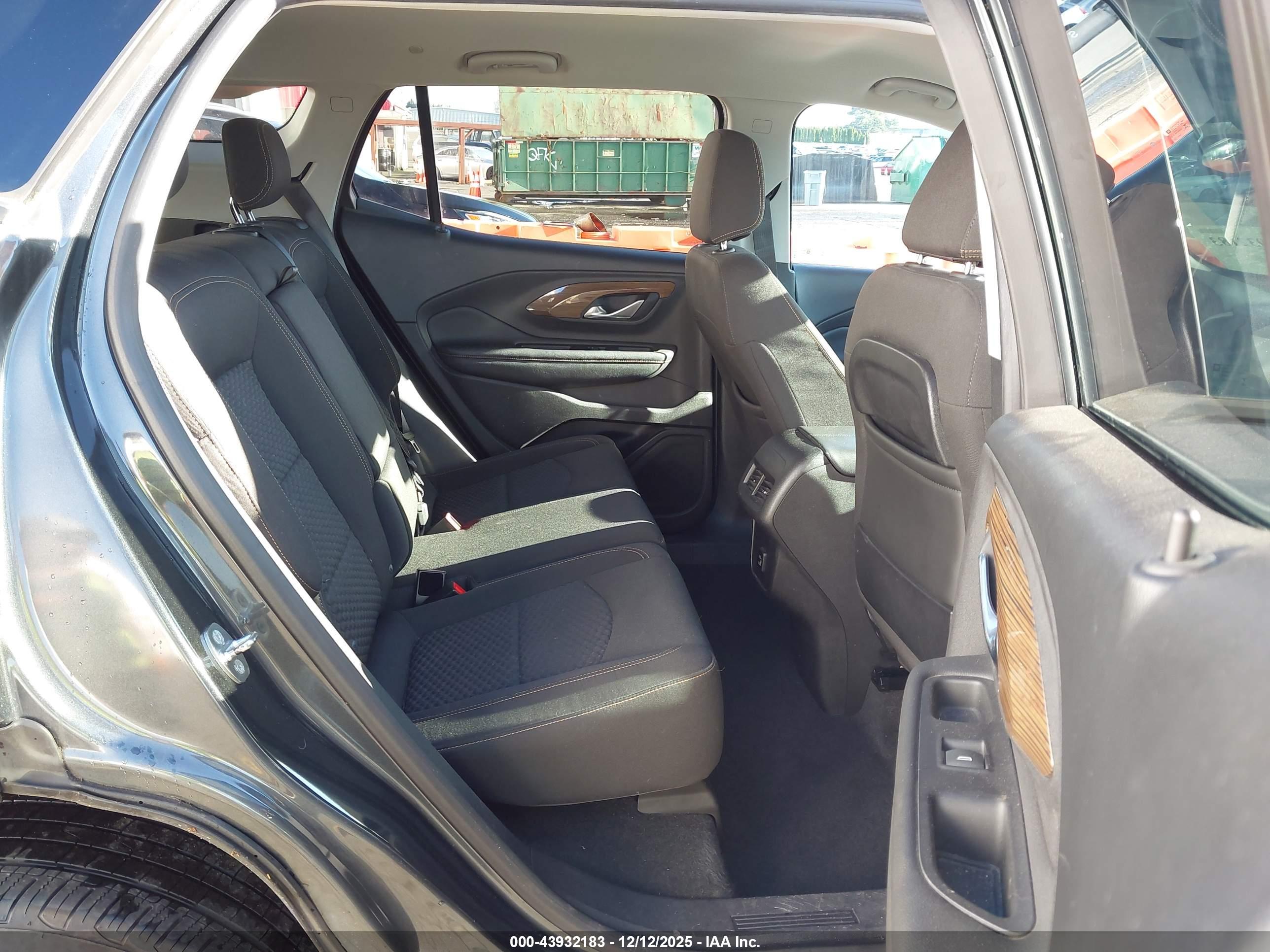 GMC TERRAIN image 8