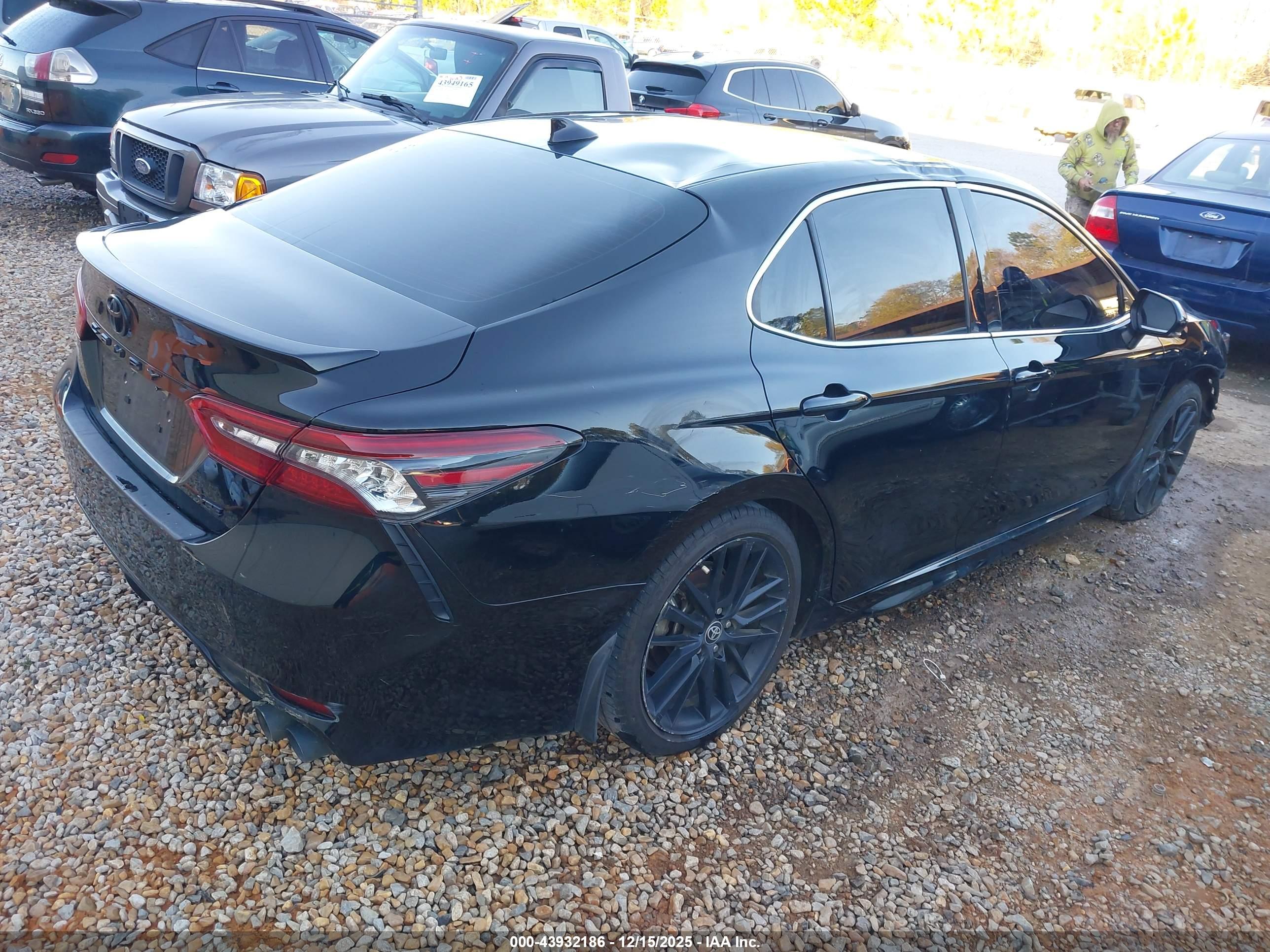 TOYOTA CAMRY image 4