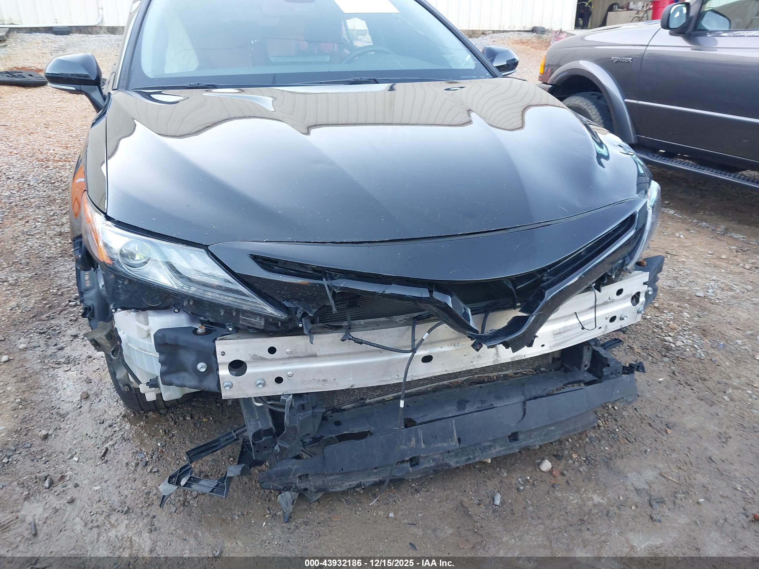 TOYOTA CAMRY image 6