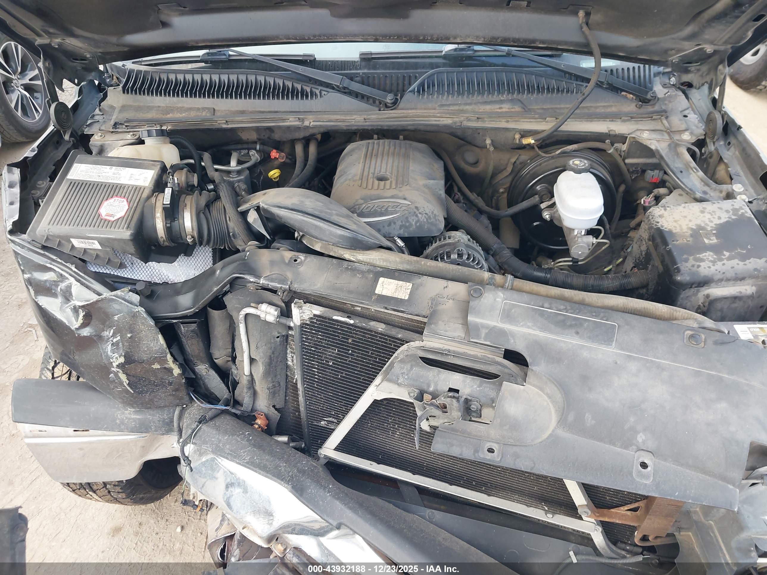 CHEVROLET SILVERADO image 10