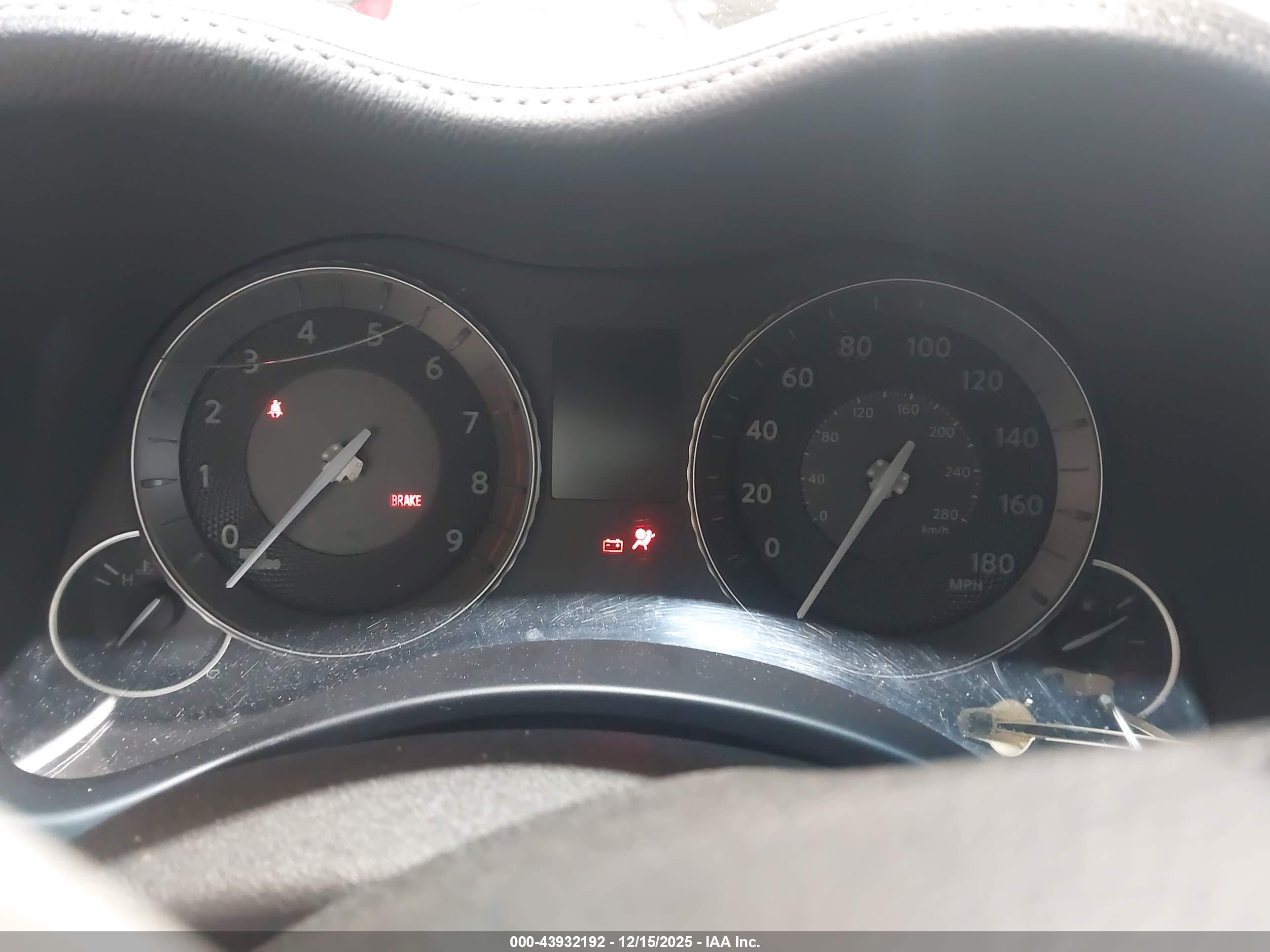 INFINITI M56 image 7
