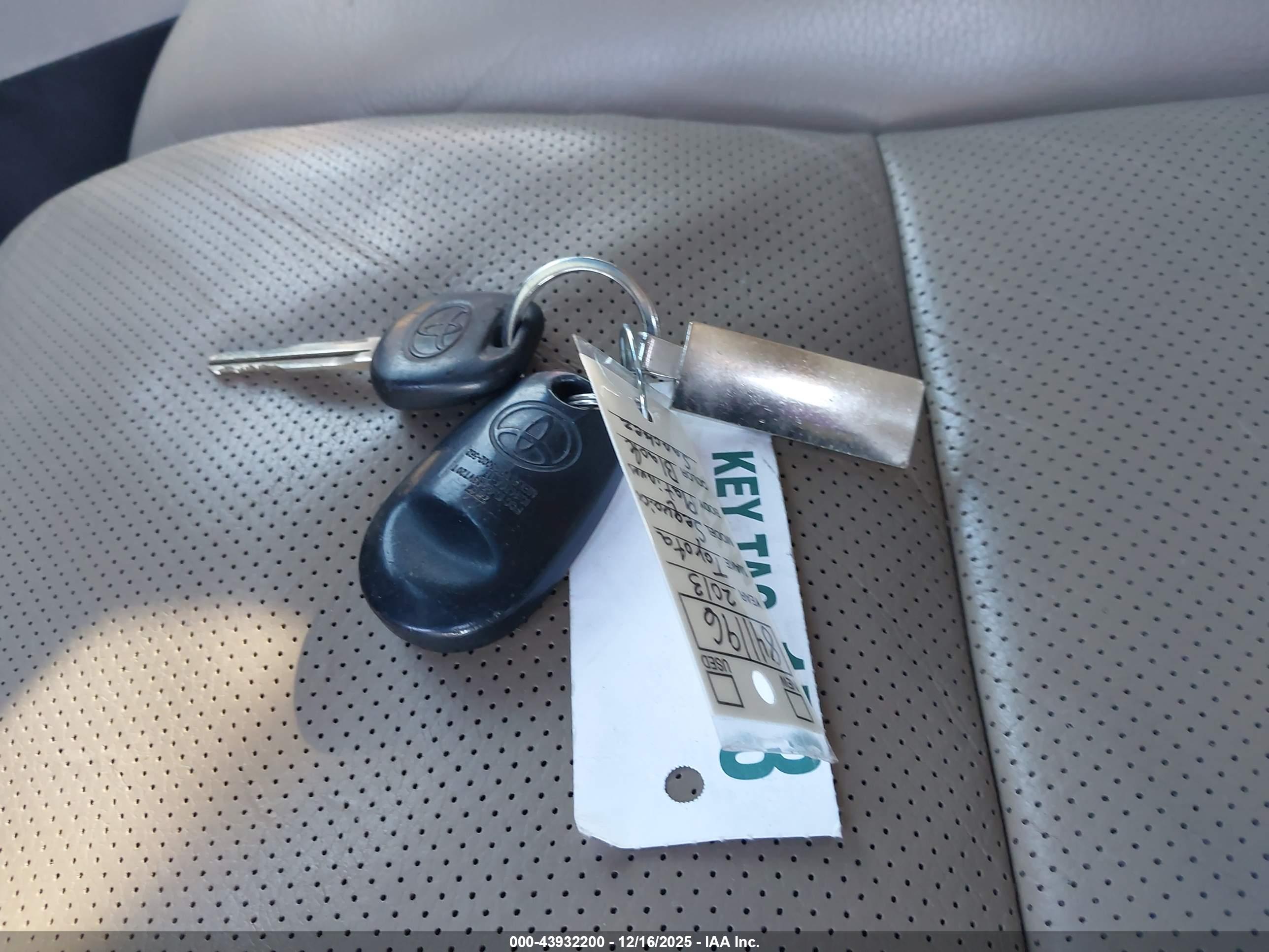 TOYOTA SEQUOIA image 11