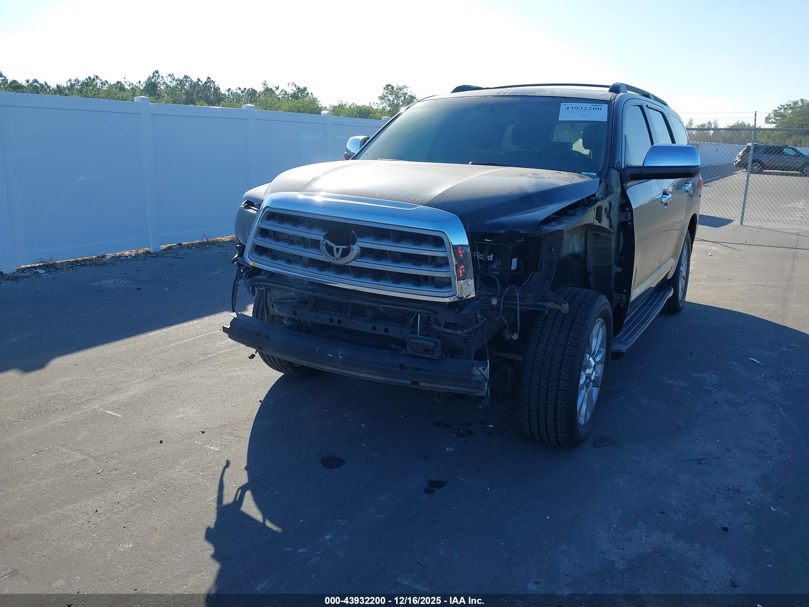 TOYOTA SEQUOIA image 2