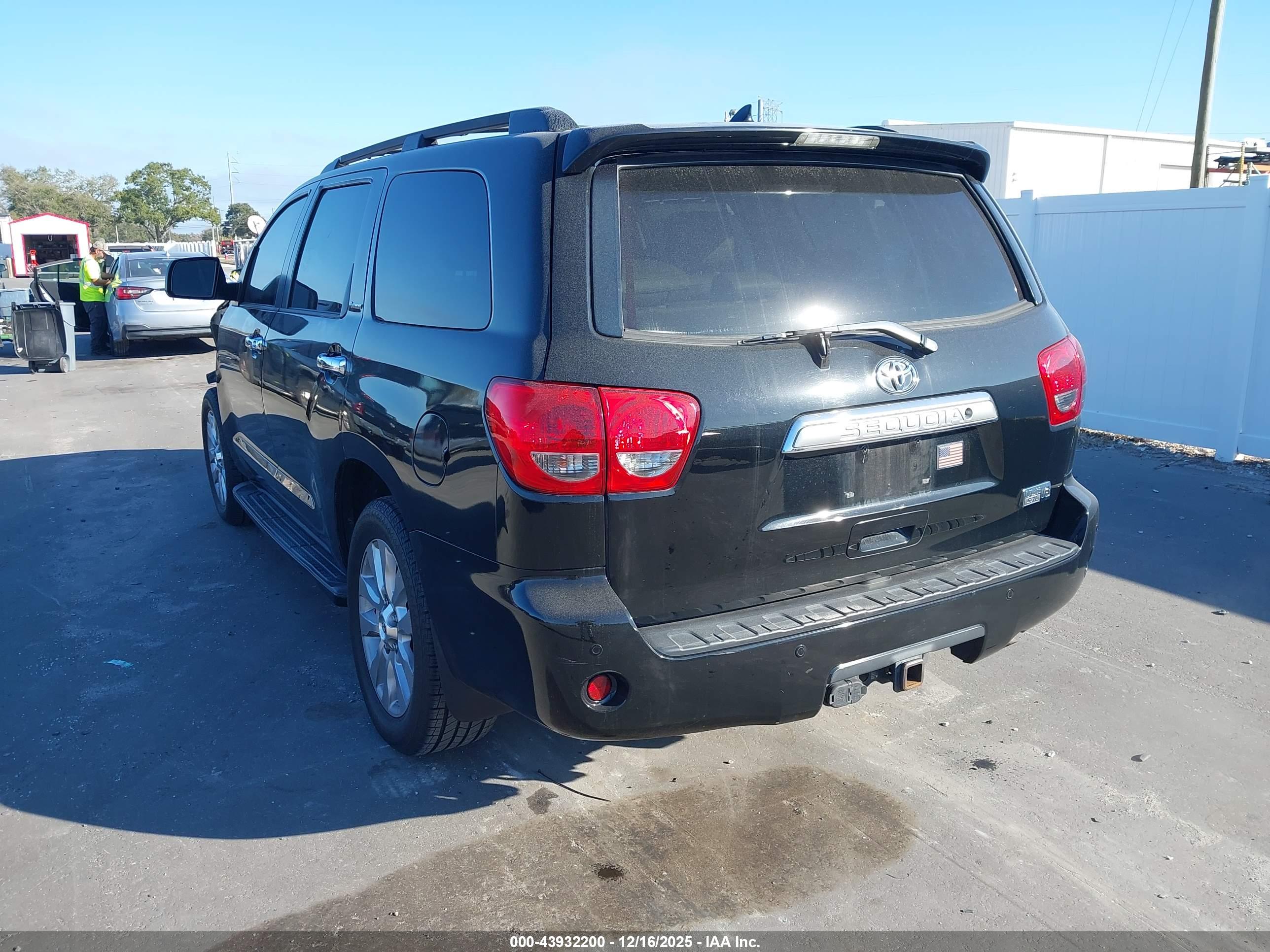 TOYOTA SEQUOIA image 3