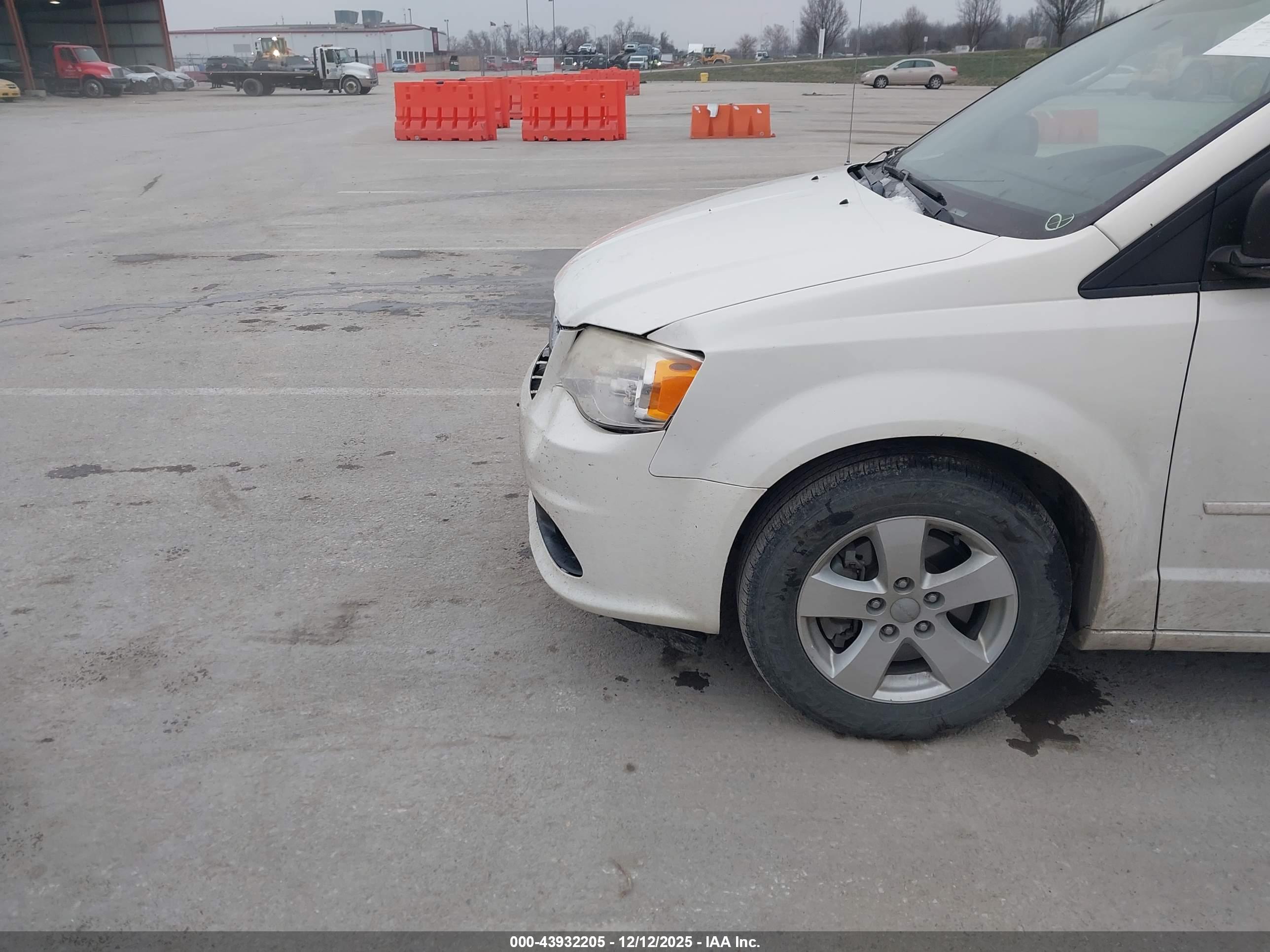 DODGE GRAND image 6