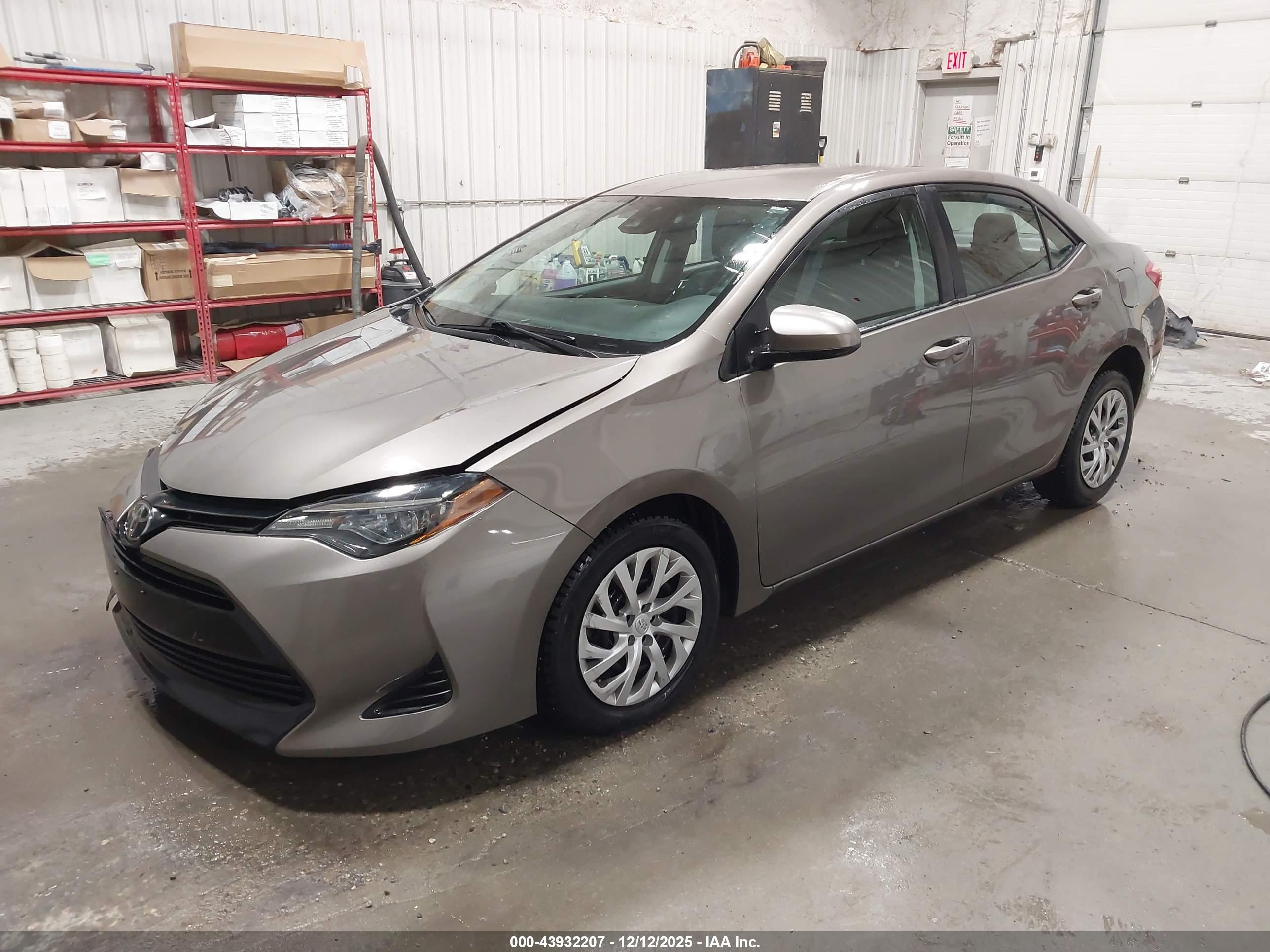 TOYOTA COROLLA image 2