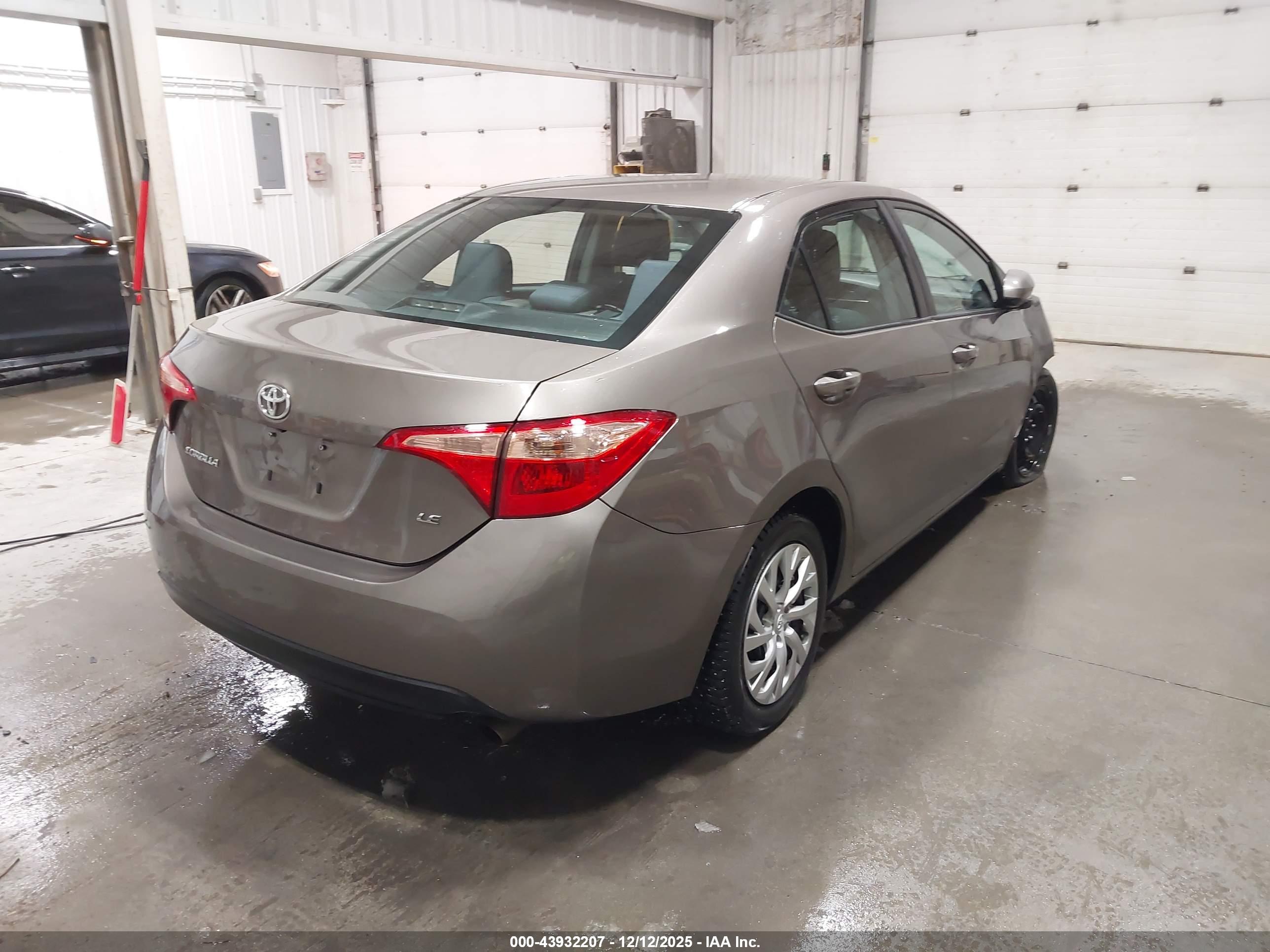 TOYOTA COROLLA image 4