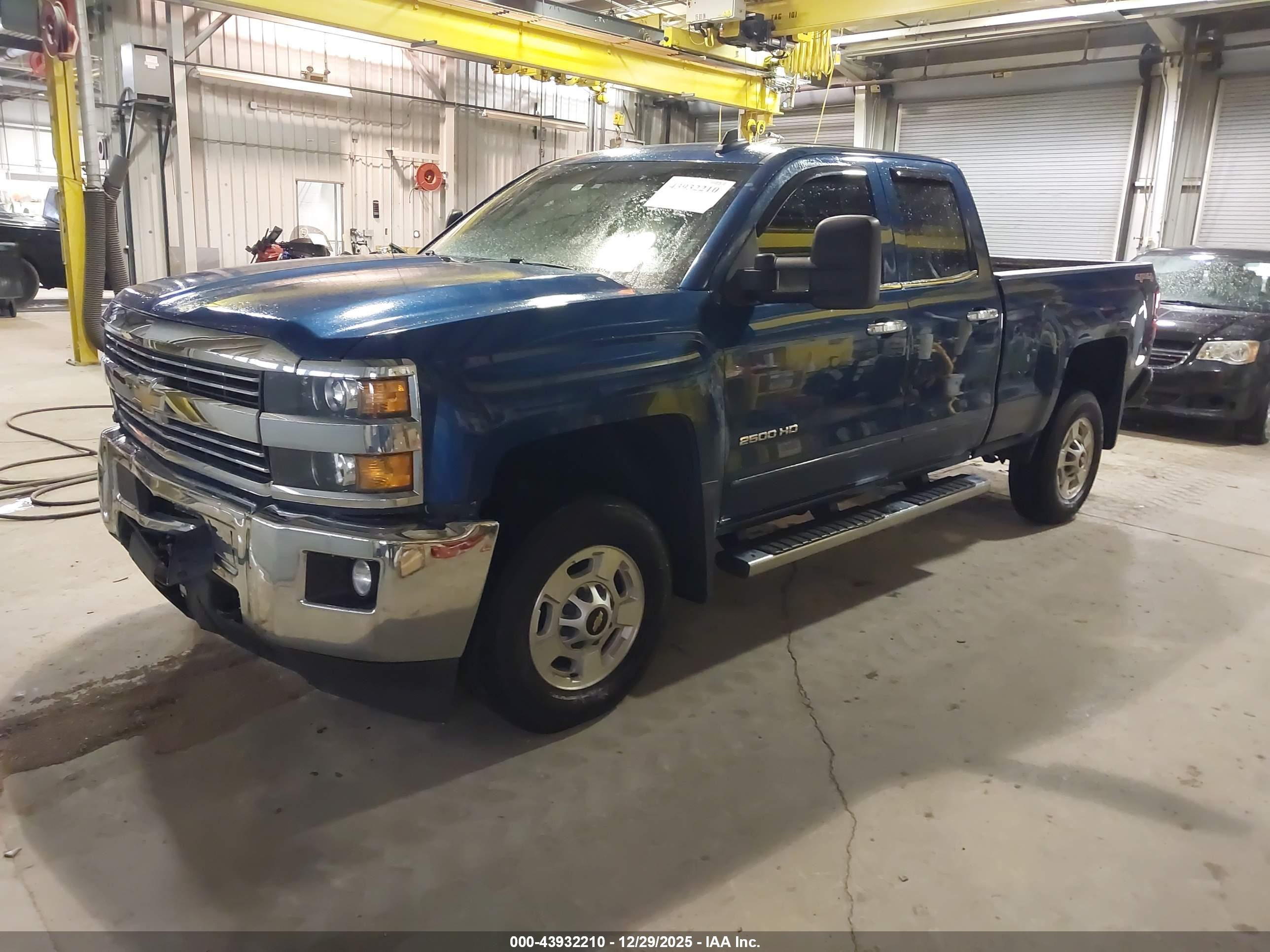 CHEVROLET SILVERADO image 2