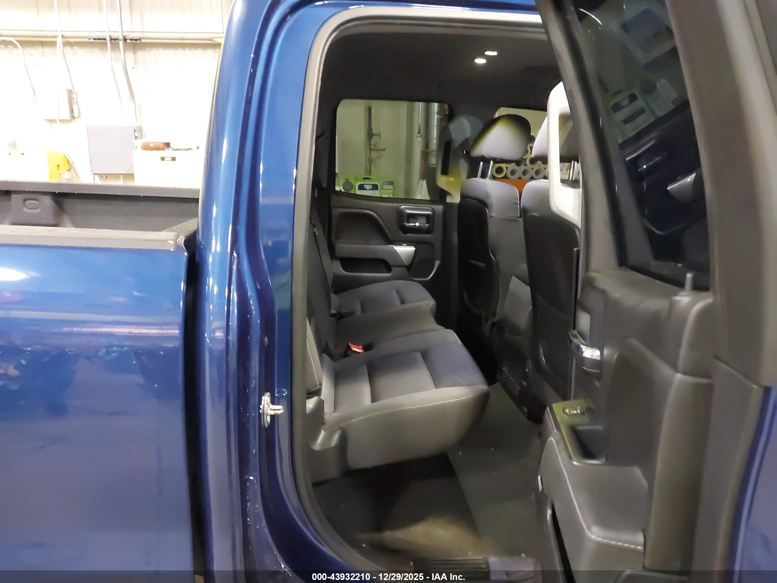 CHEVROLET SILVERADO image 8