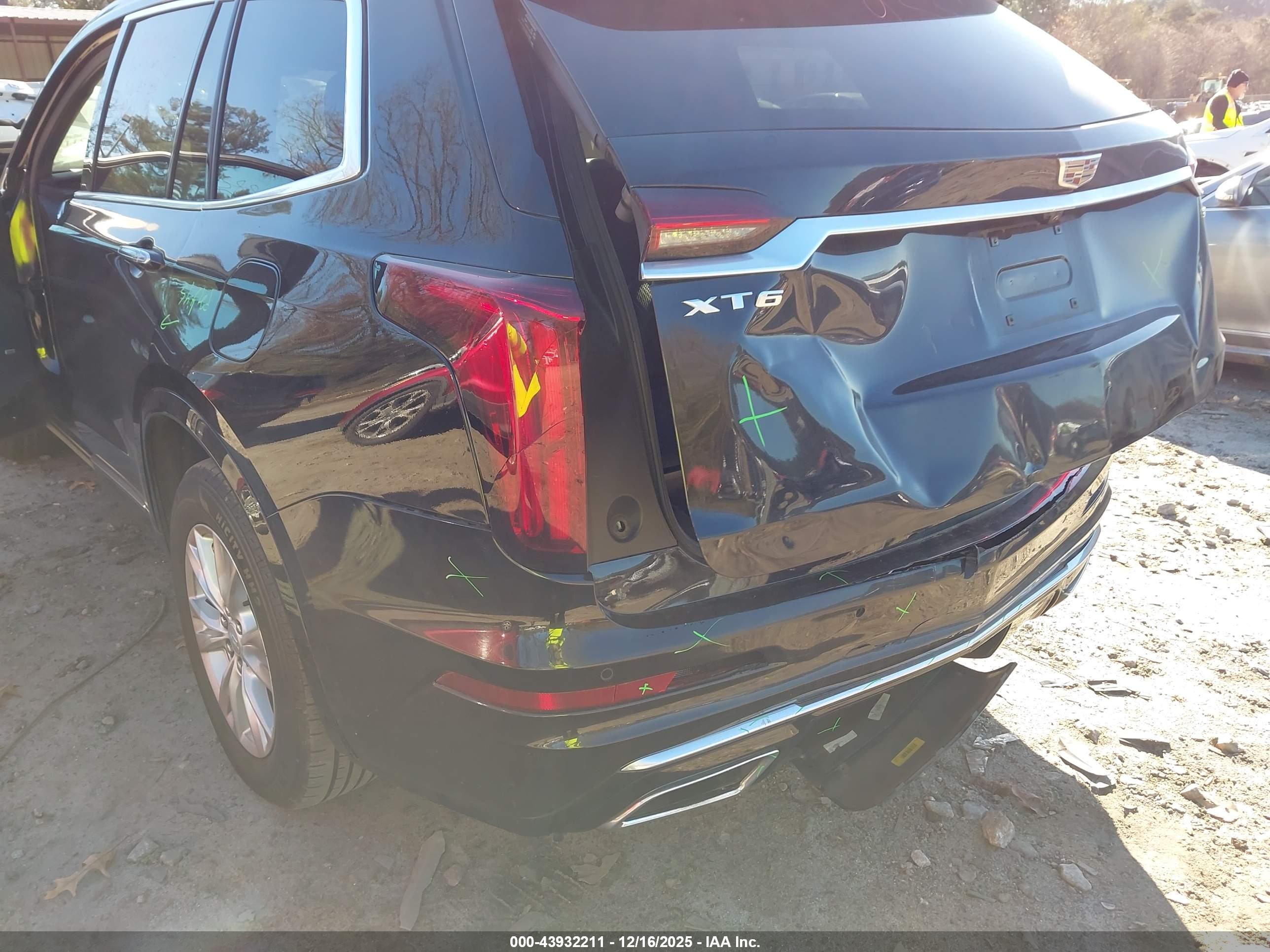 CADILLAC XT6 image 6