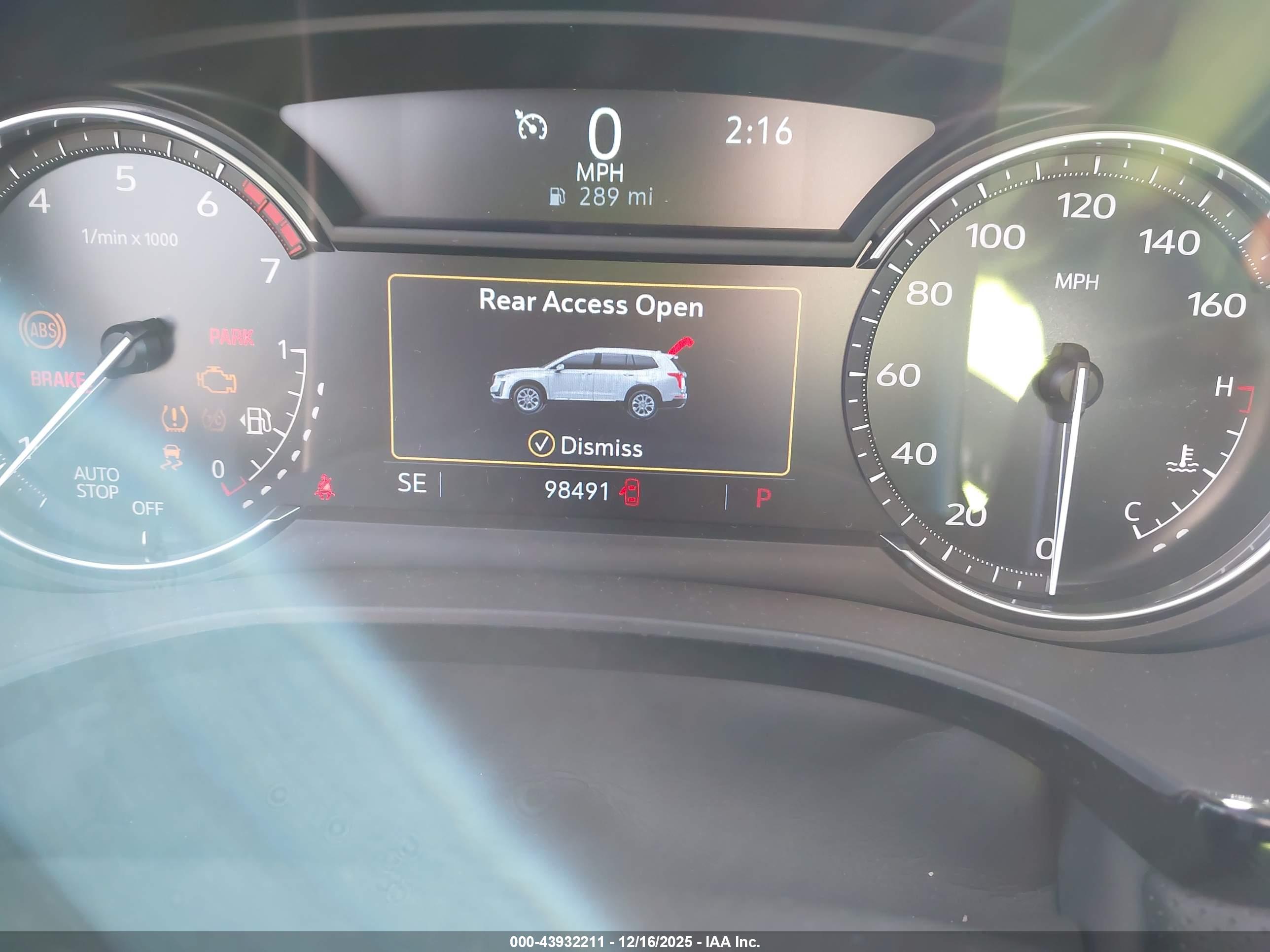 CADILLAC XT6 image 7