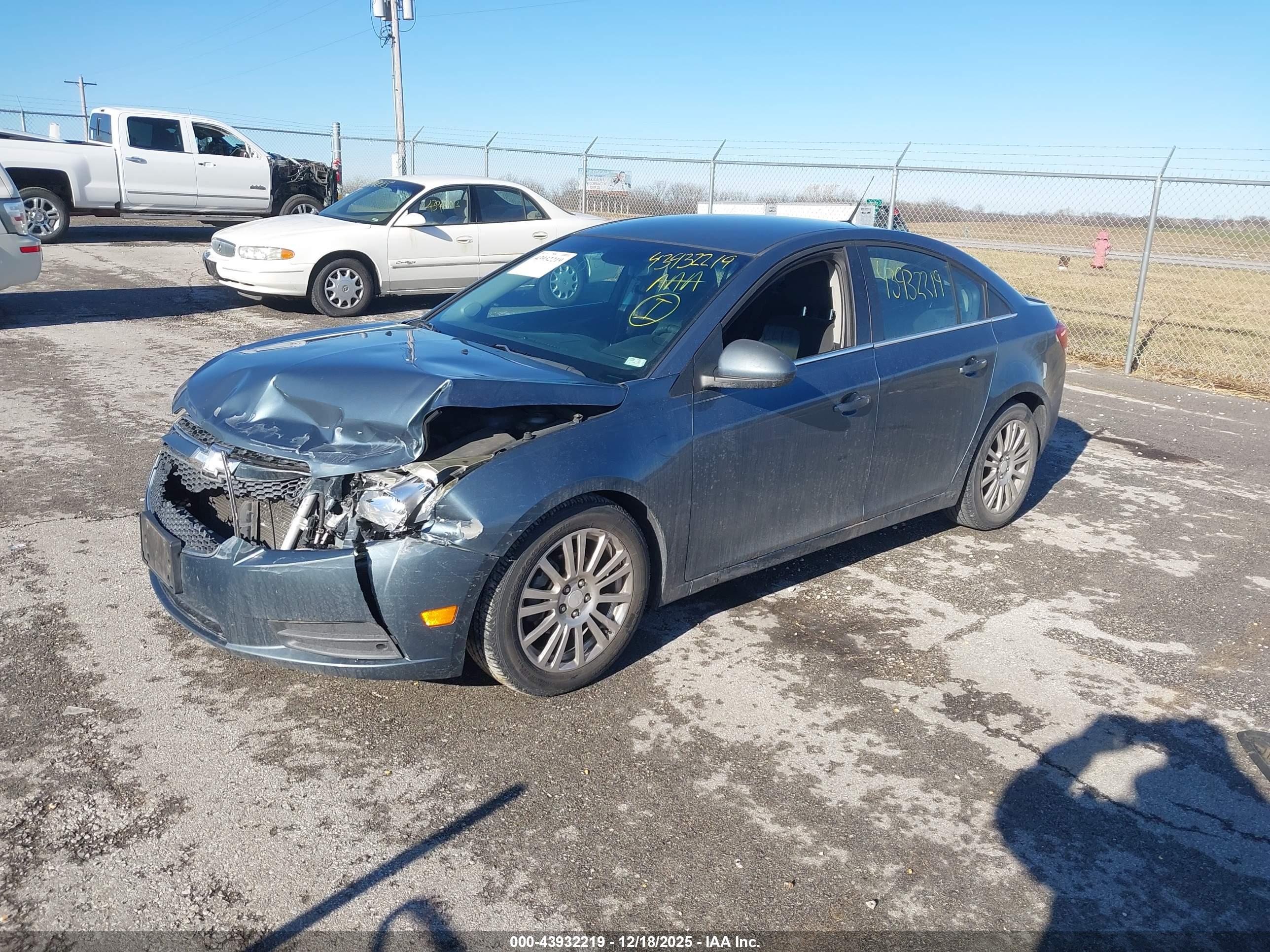 CHEVROLET CRUZE image 2