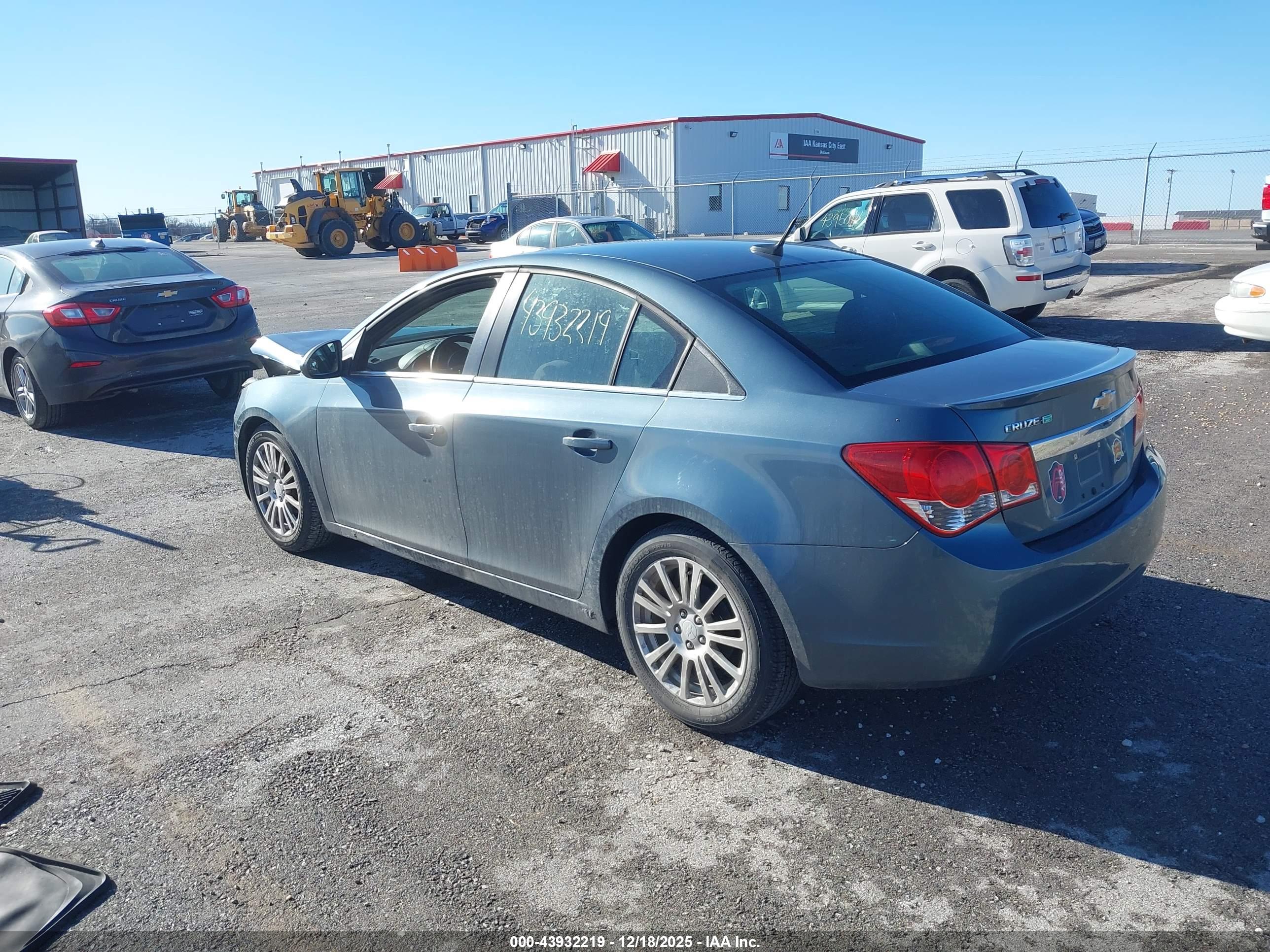 CHEVROLET CRUZE image 3