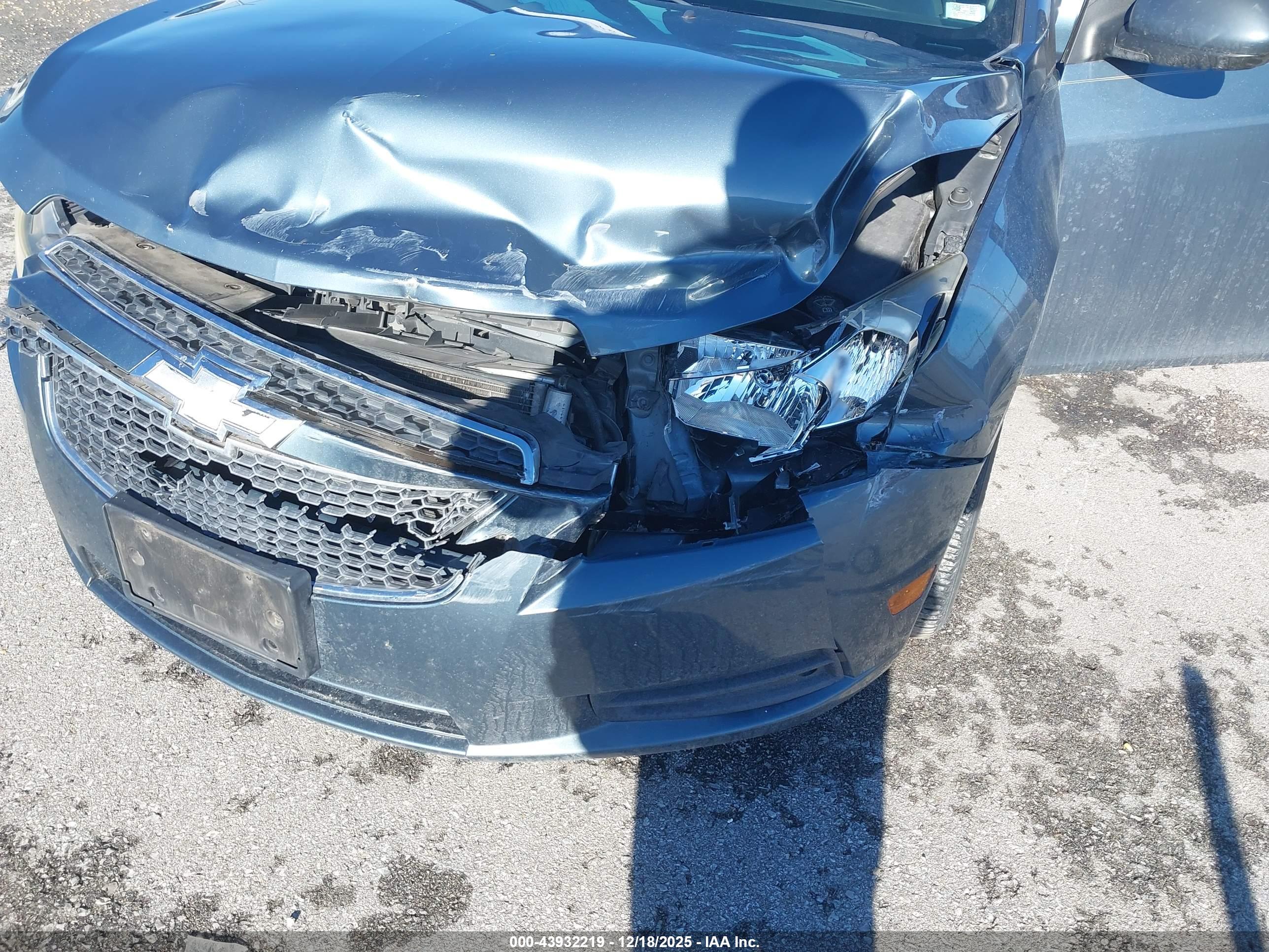 CHEVROLET CRUZE image 6