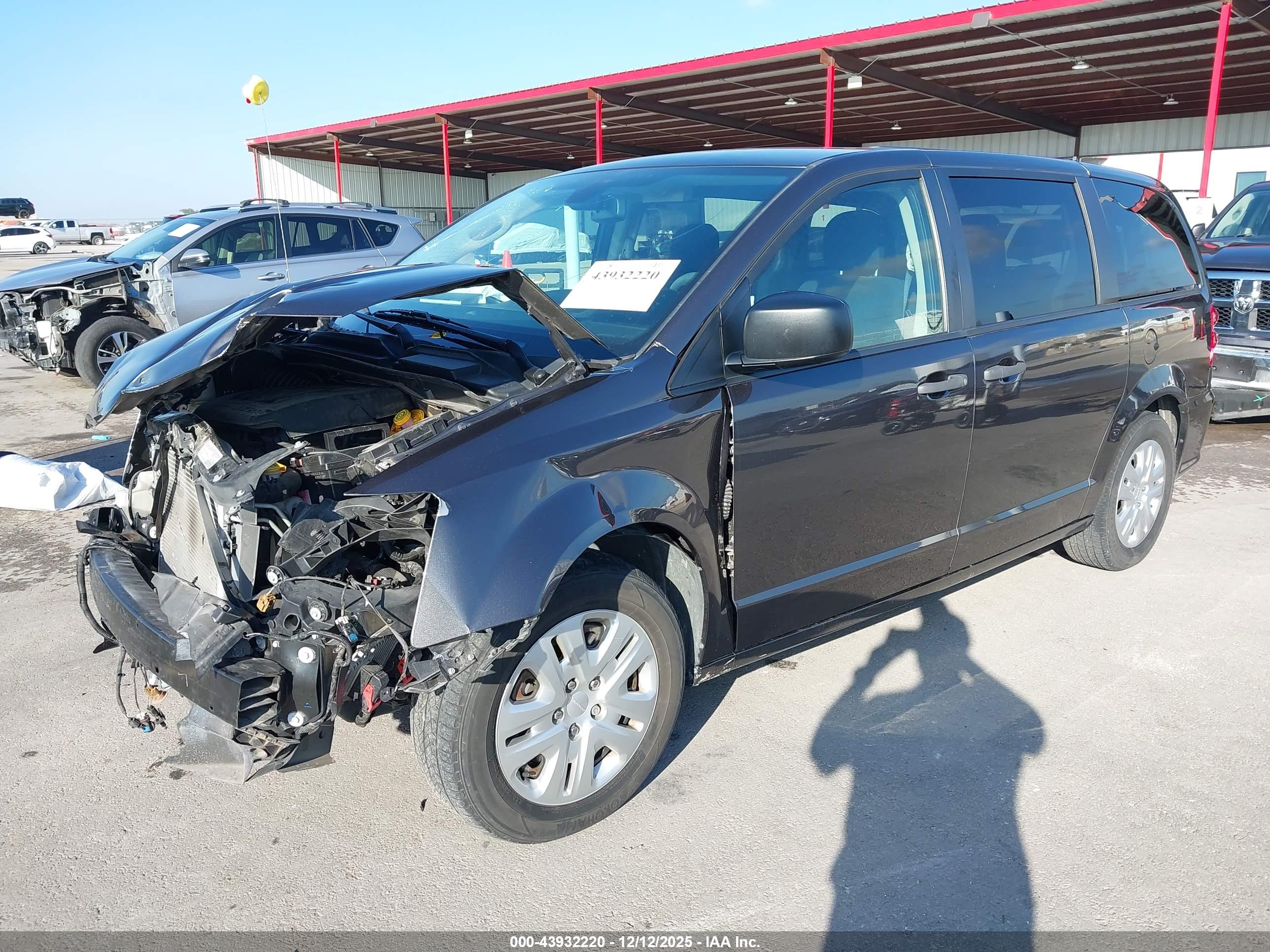 DODGE GRAND image 2