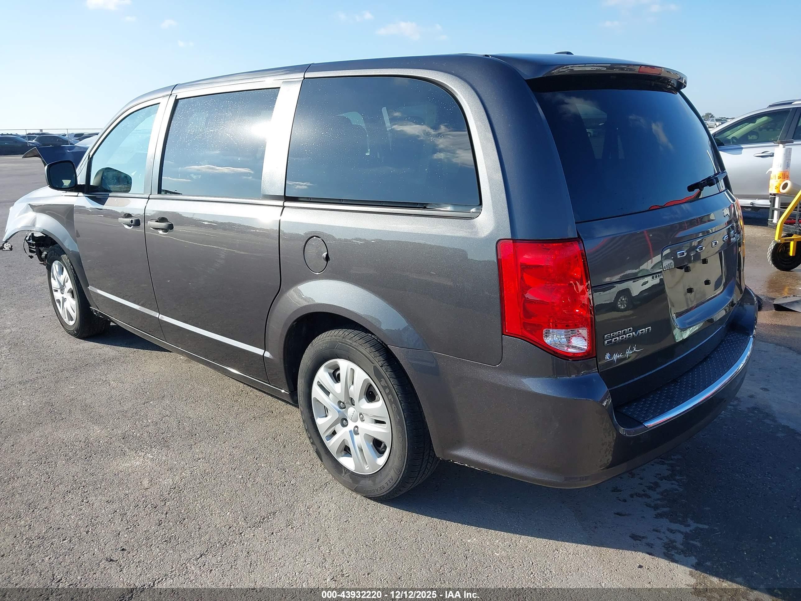 DODGE GRAND image 3