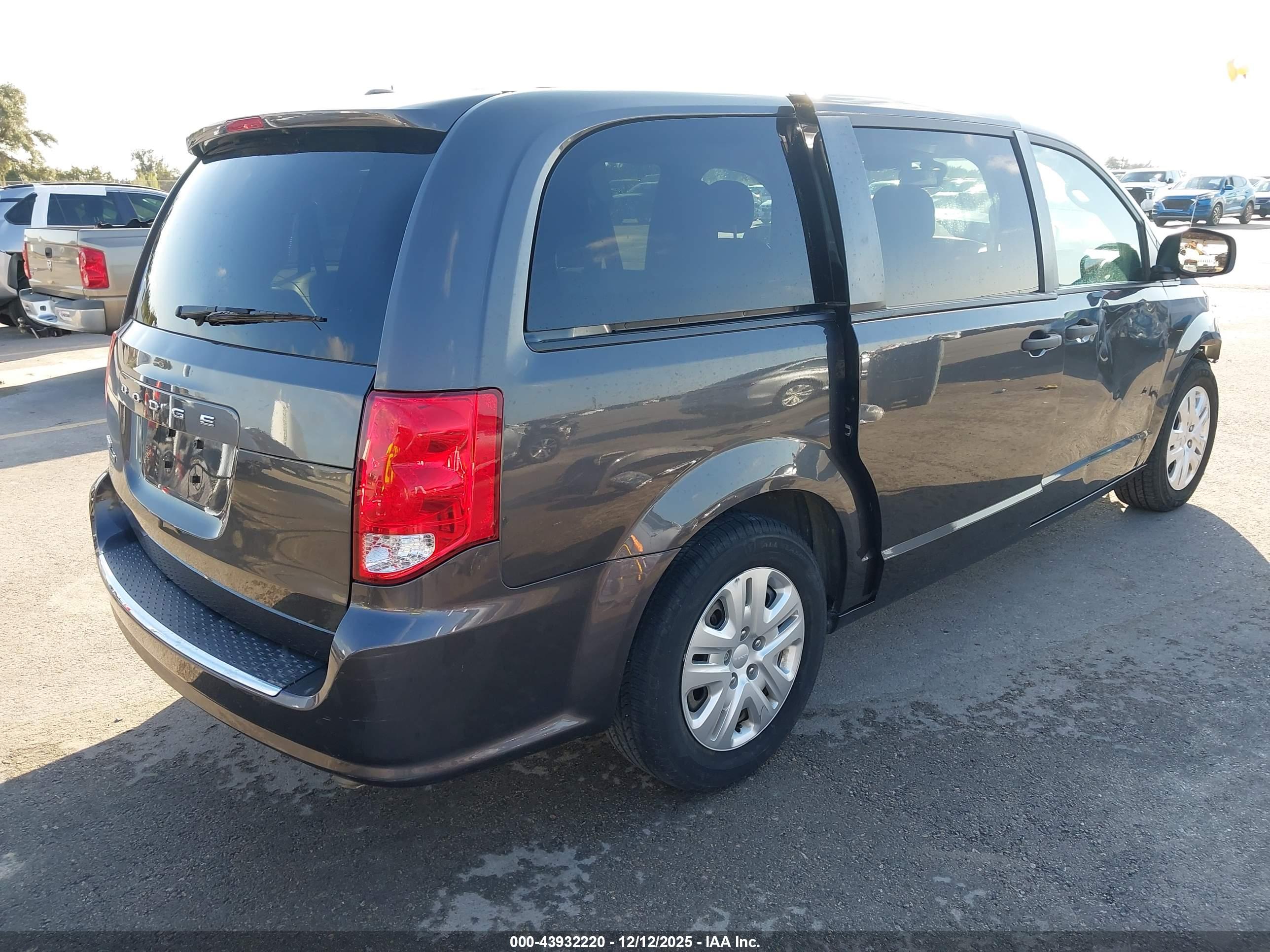 DODGE GRAND image 4