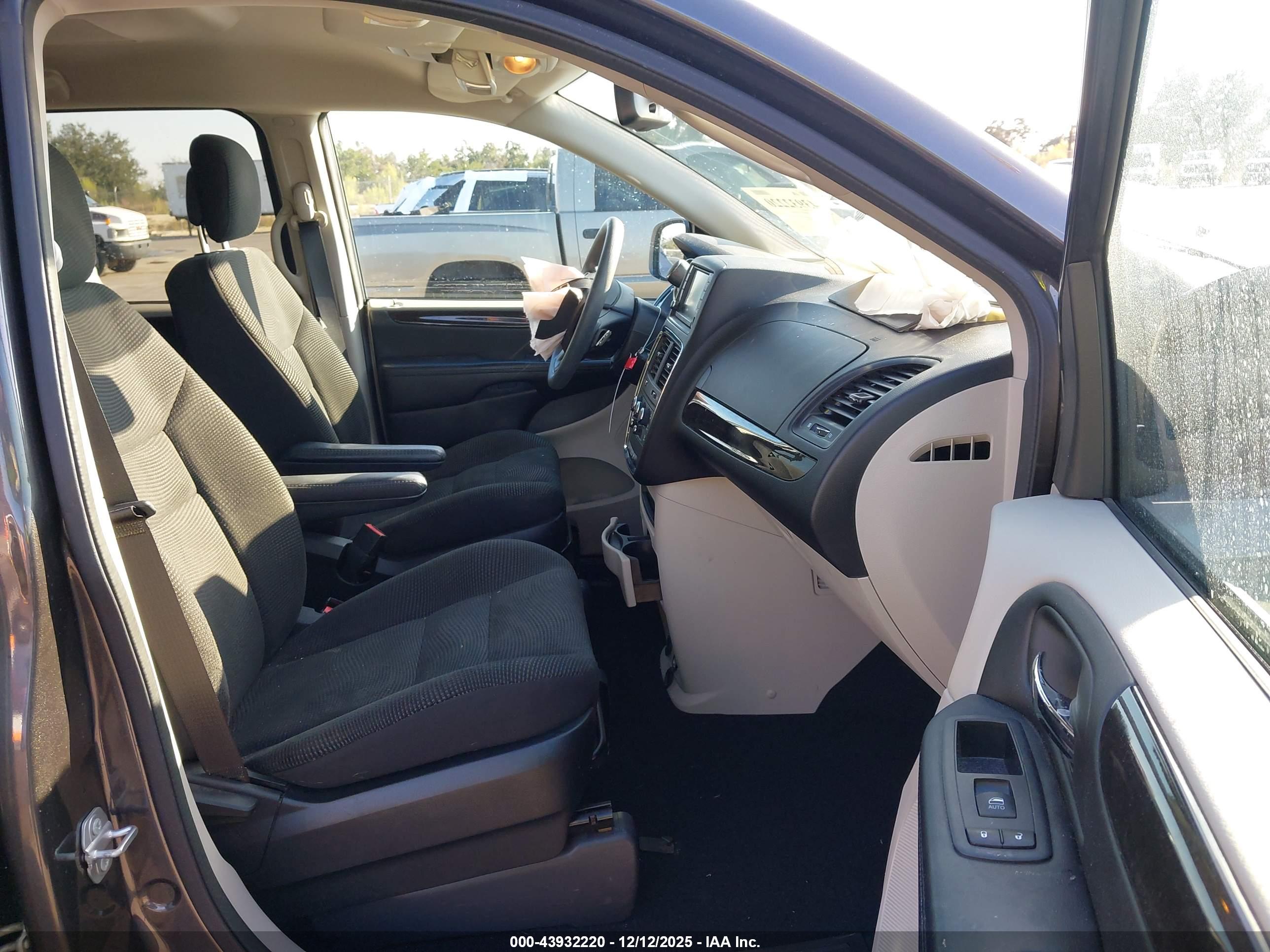 DODGE GRAND image 5