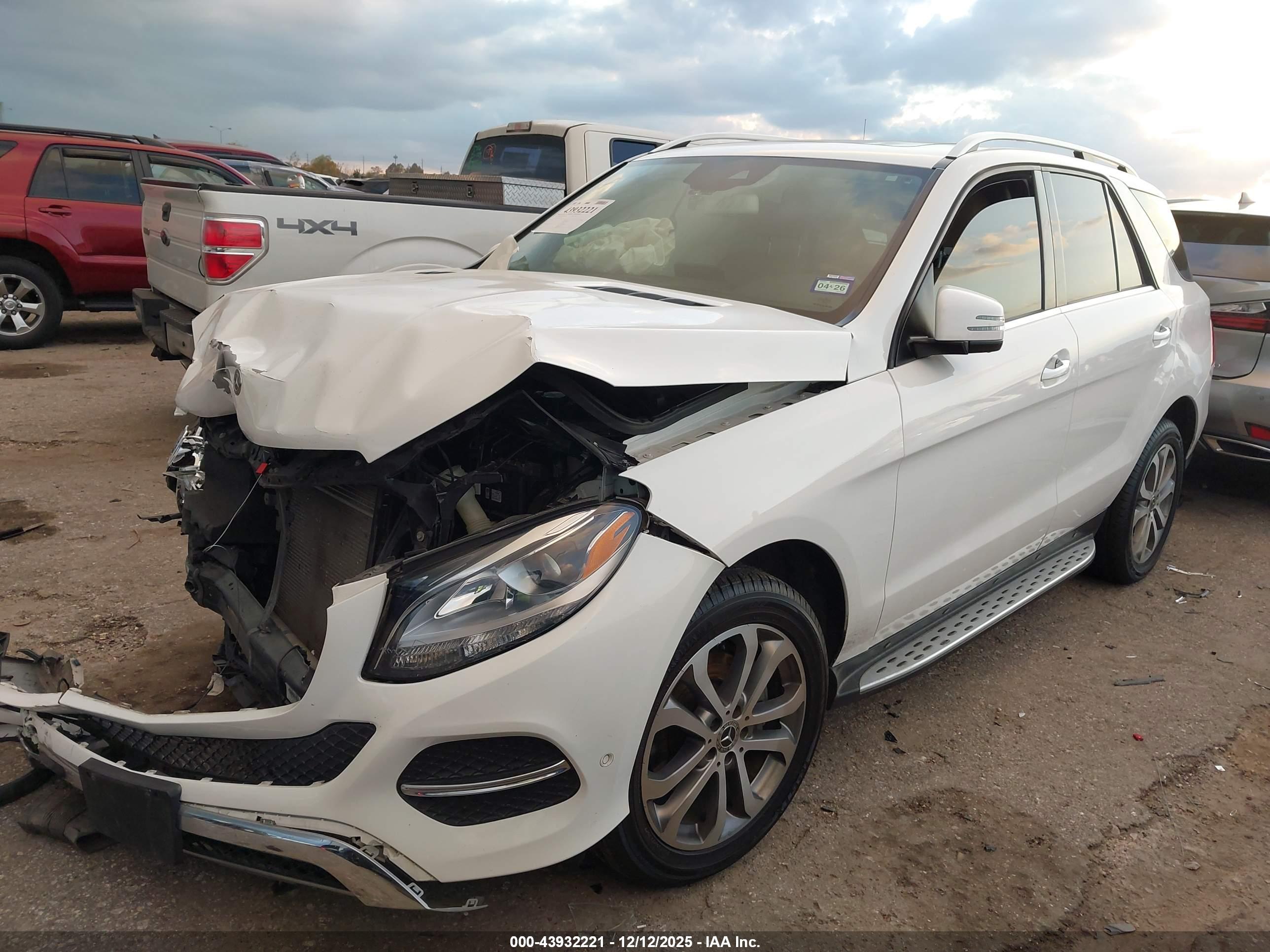 MERCEDES-BENZ GLE image 2
