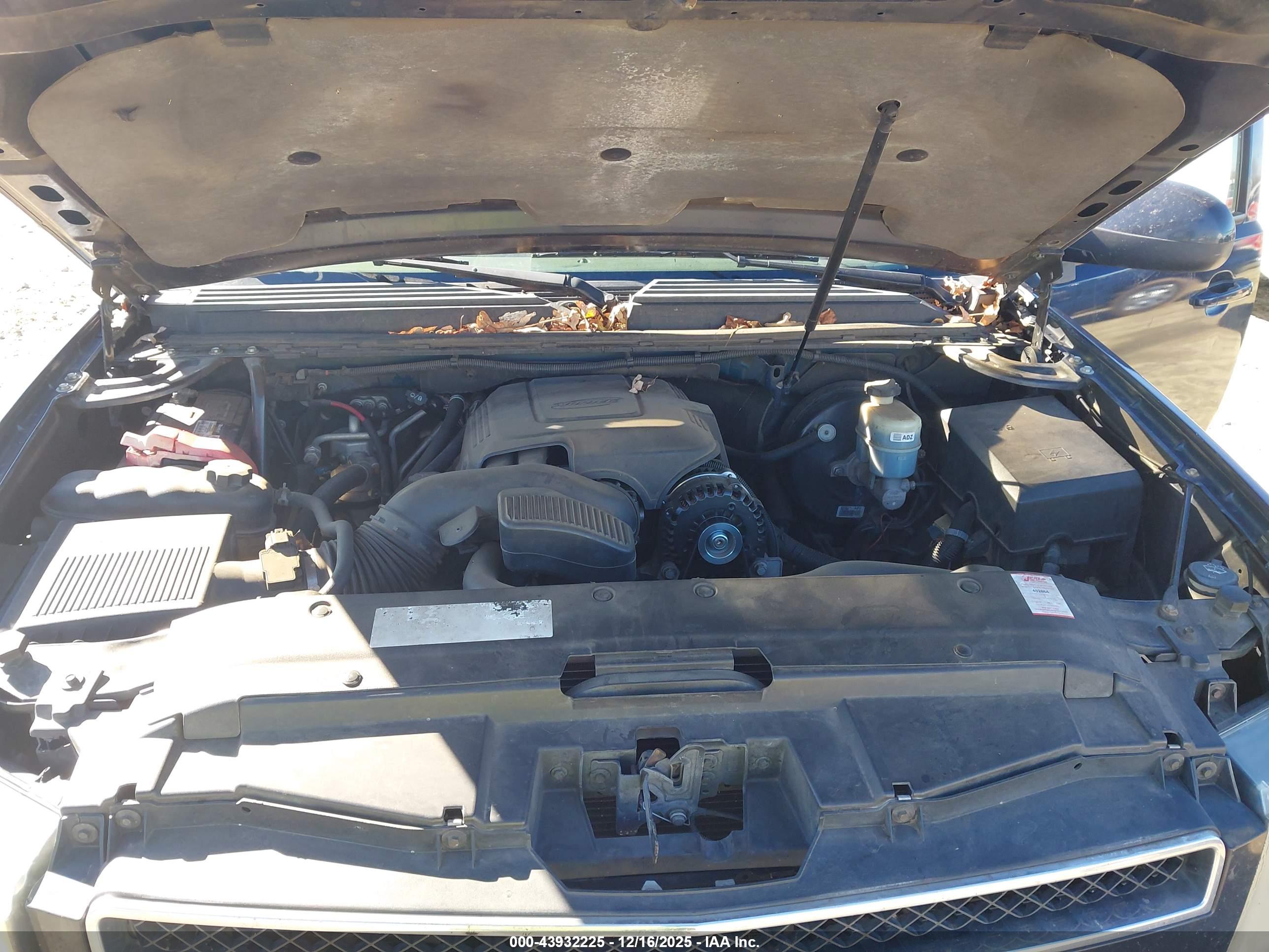 CHEVROLET SUBURBAN image 10