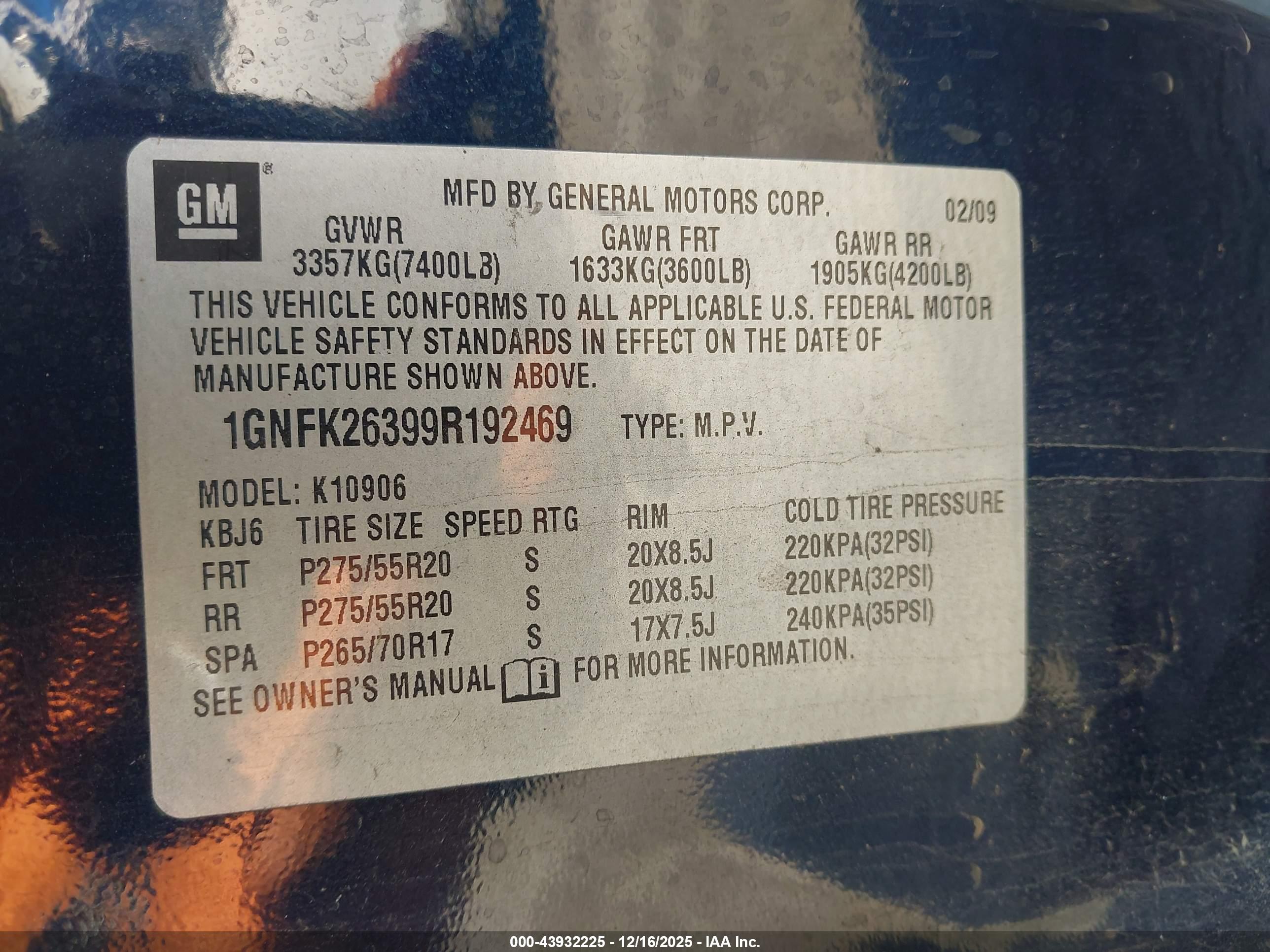 CHEVROLET SUBURBAN image 9